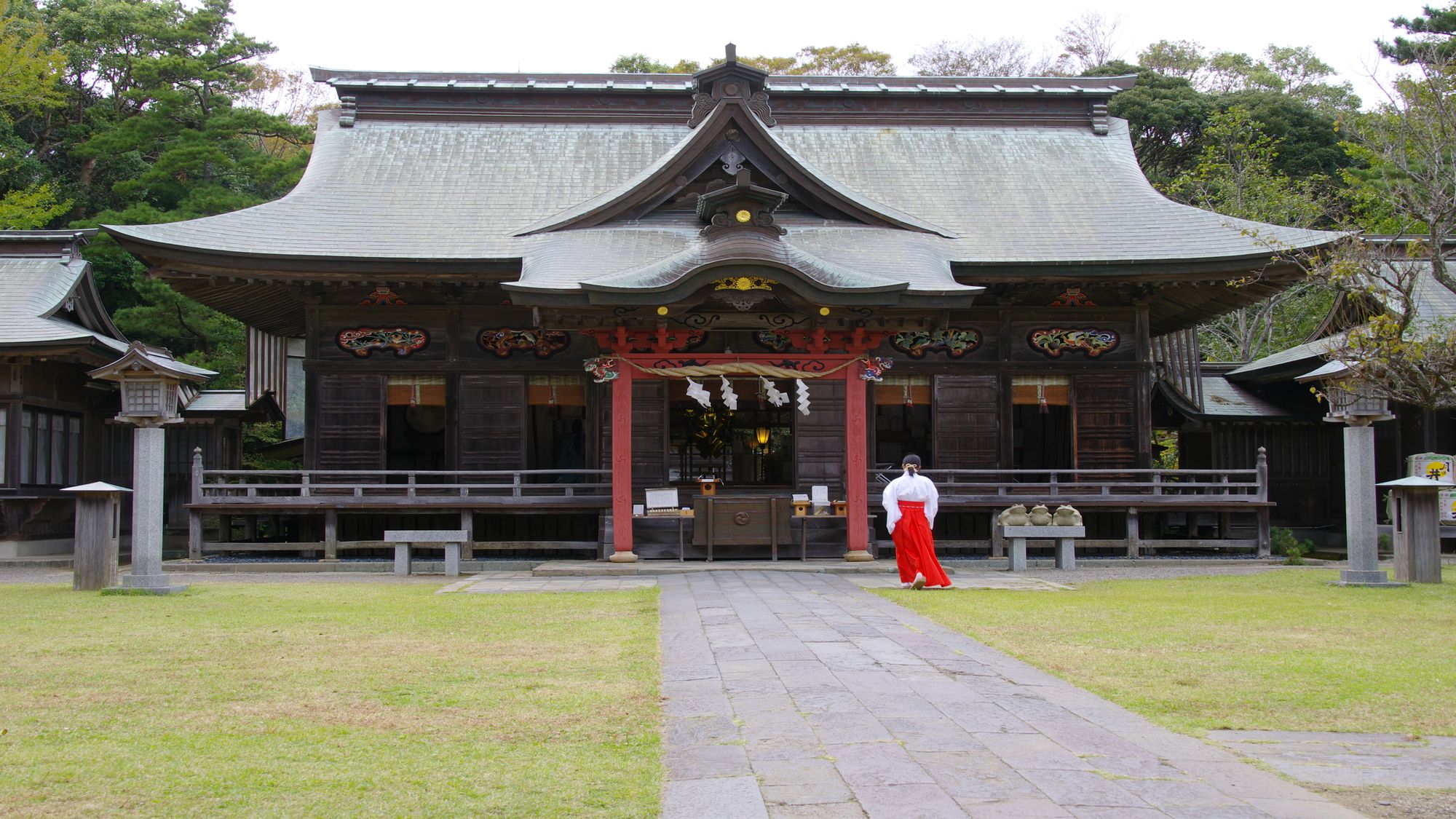 【大洗磯前神社／拝殿】ホテルから車で約5分。