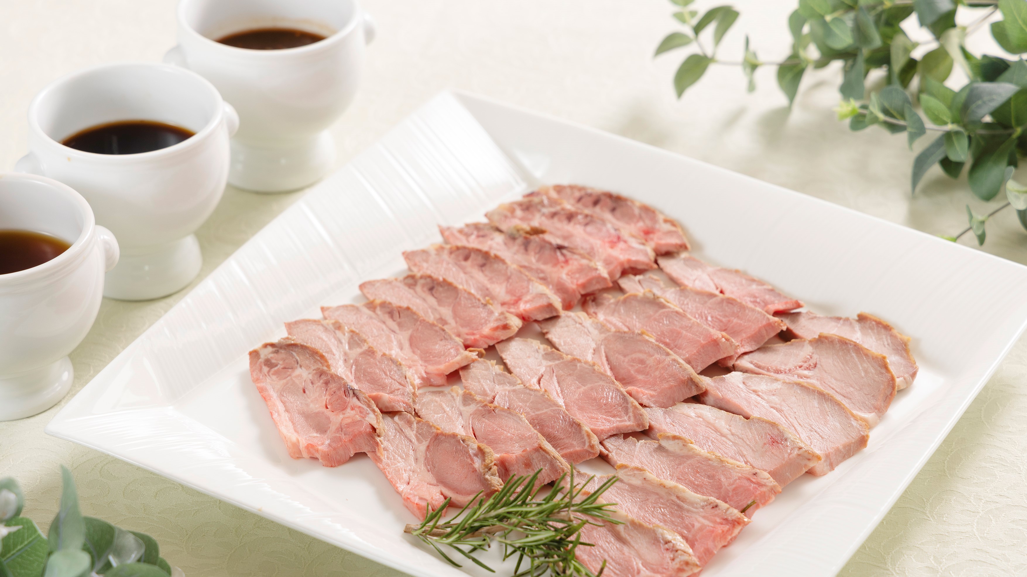 朝食ビュッフェ　ローストポーク
