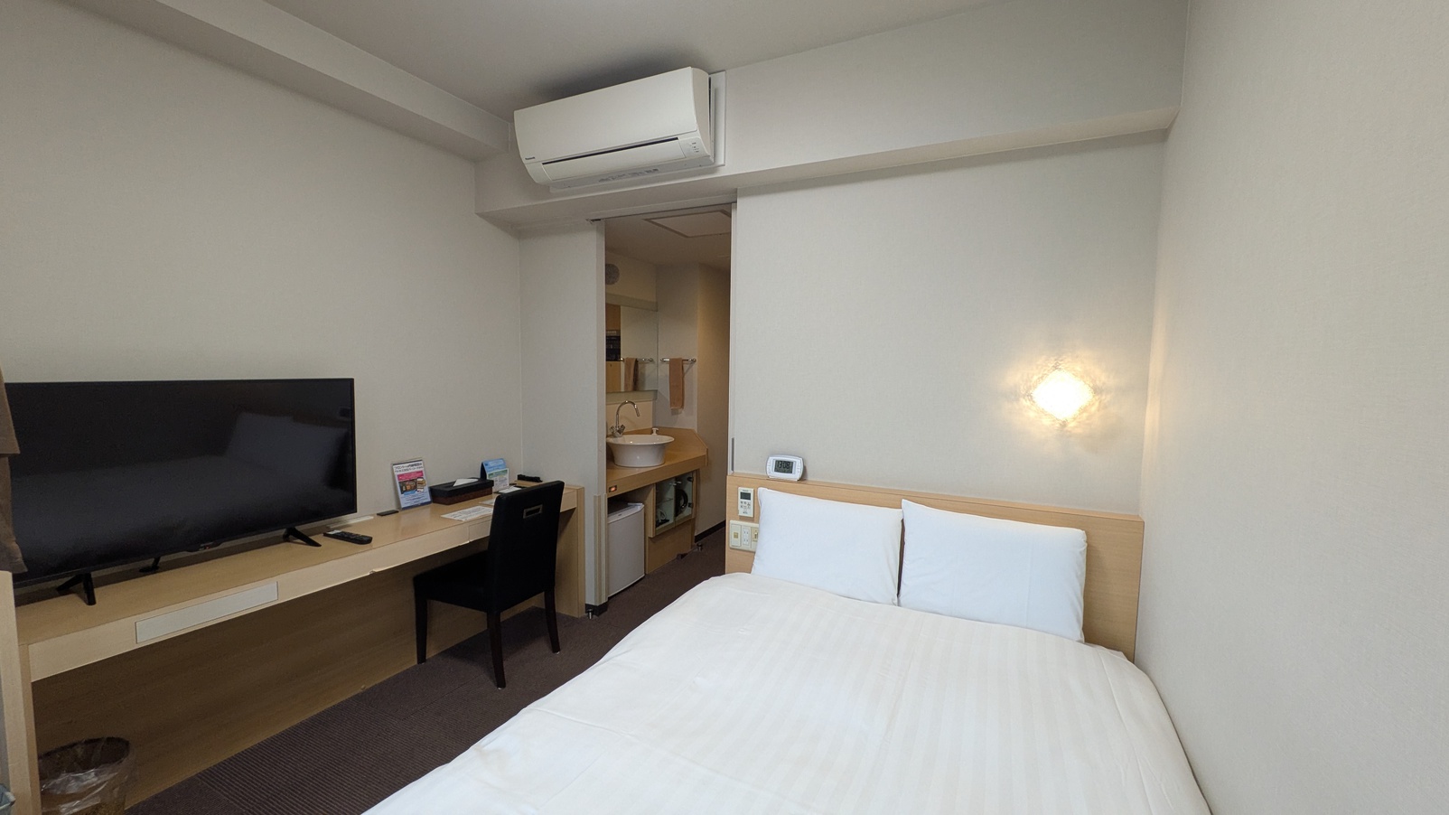 【喫煙ダブル】(14.2〜14.6平米）