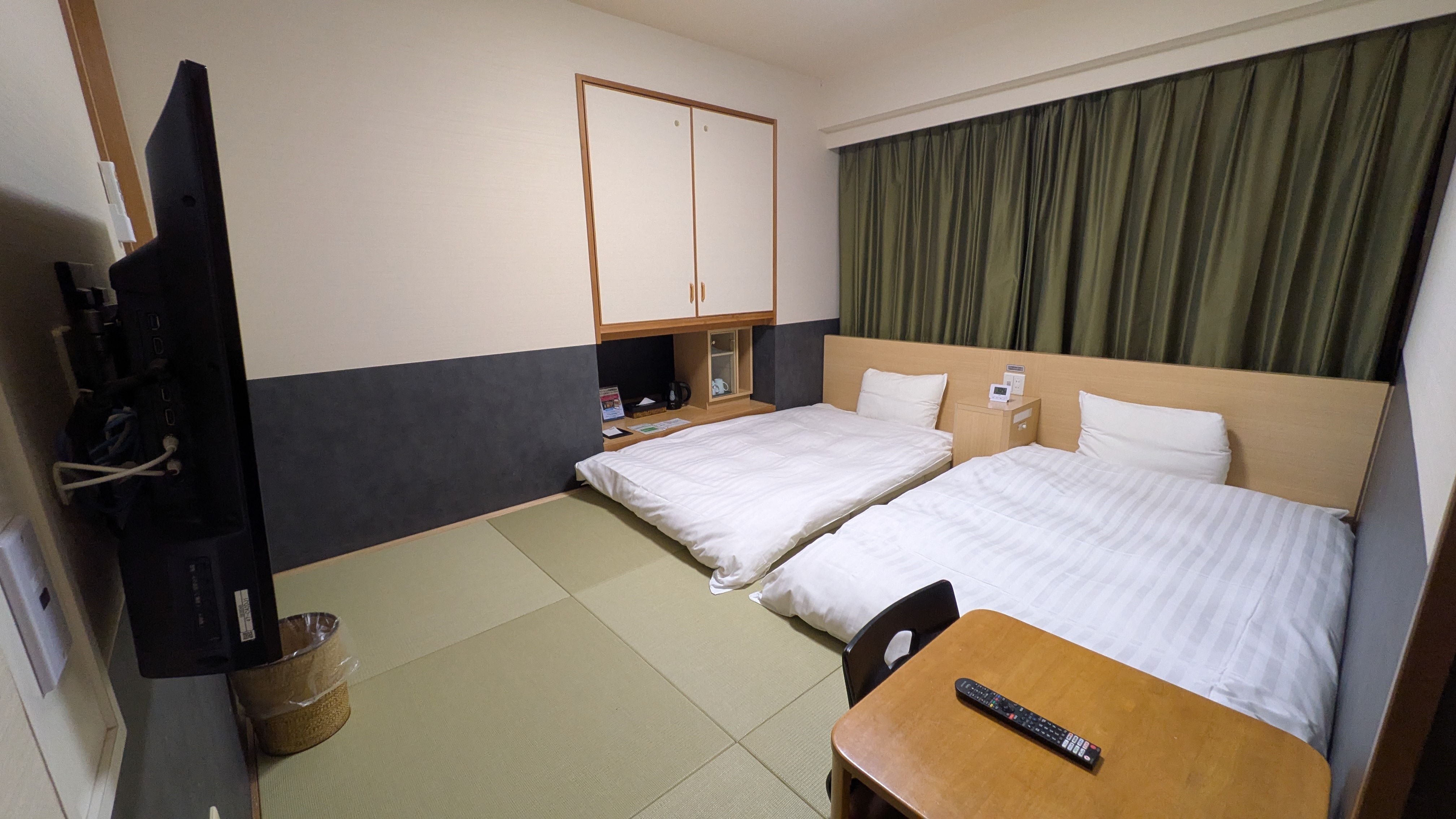 <最上階10階>和室【禁煙】（和布団&times;2組）27.9〜30.0平米