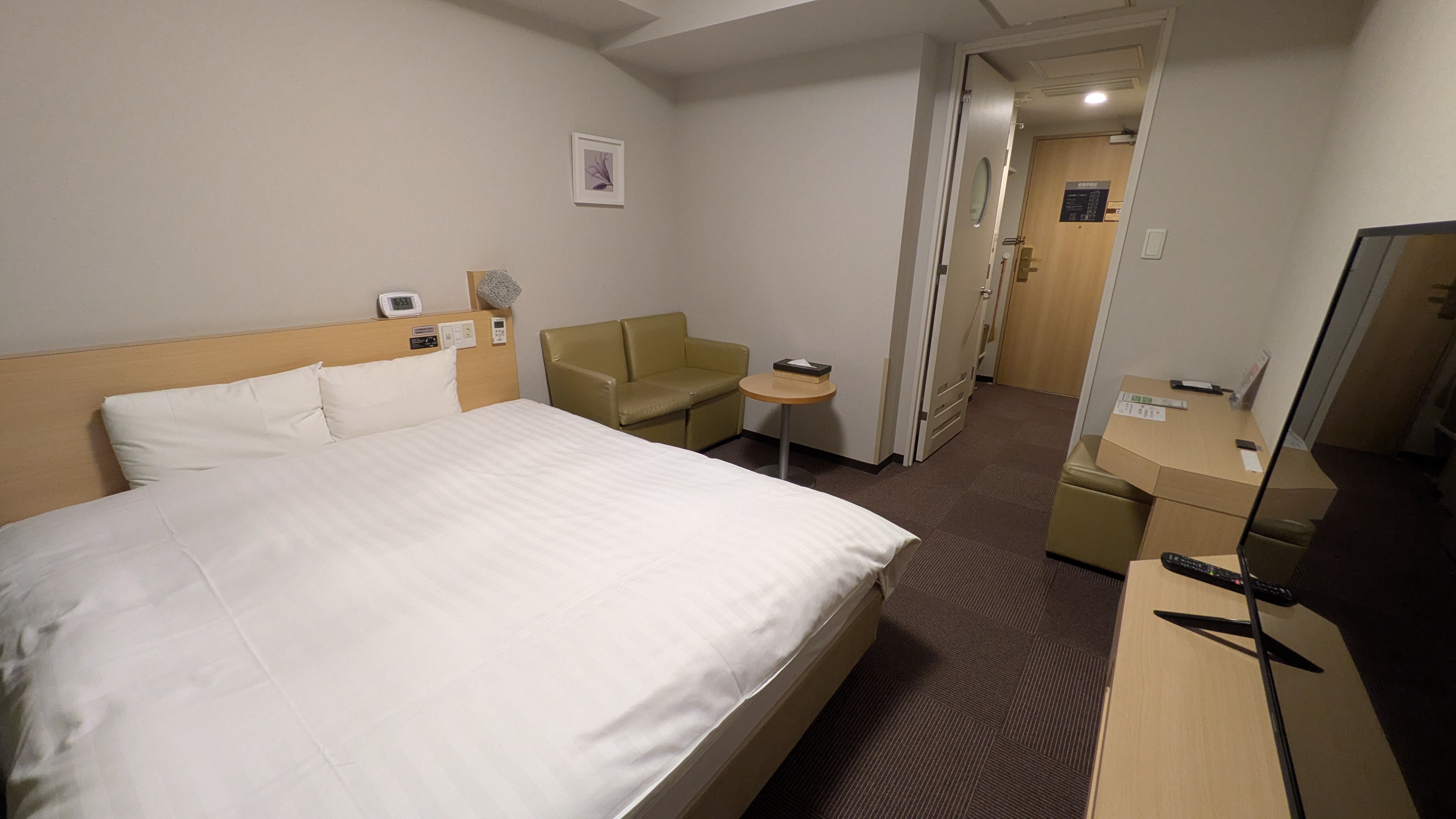 クイーンルーム【喫煙/禁煙】（シモンズ社製：1600&times;2050）17.3平米