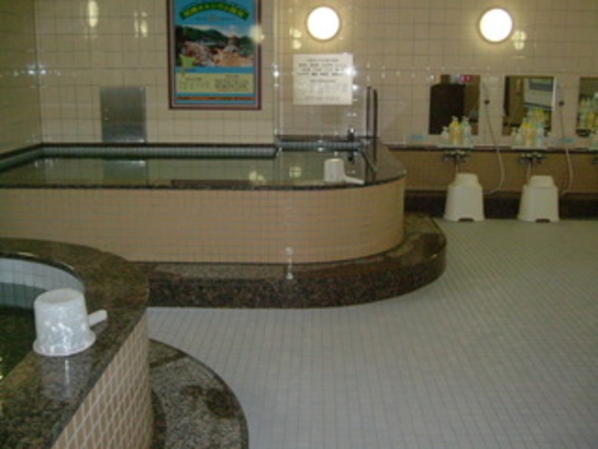 大浴場　３F　人工温泉（炭酸カルシウム成分）