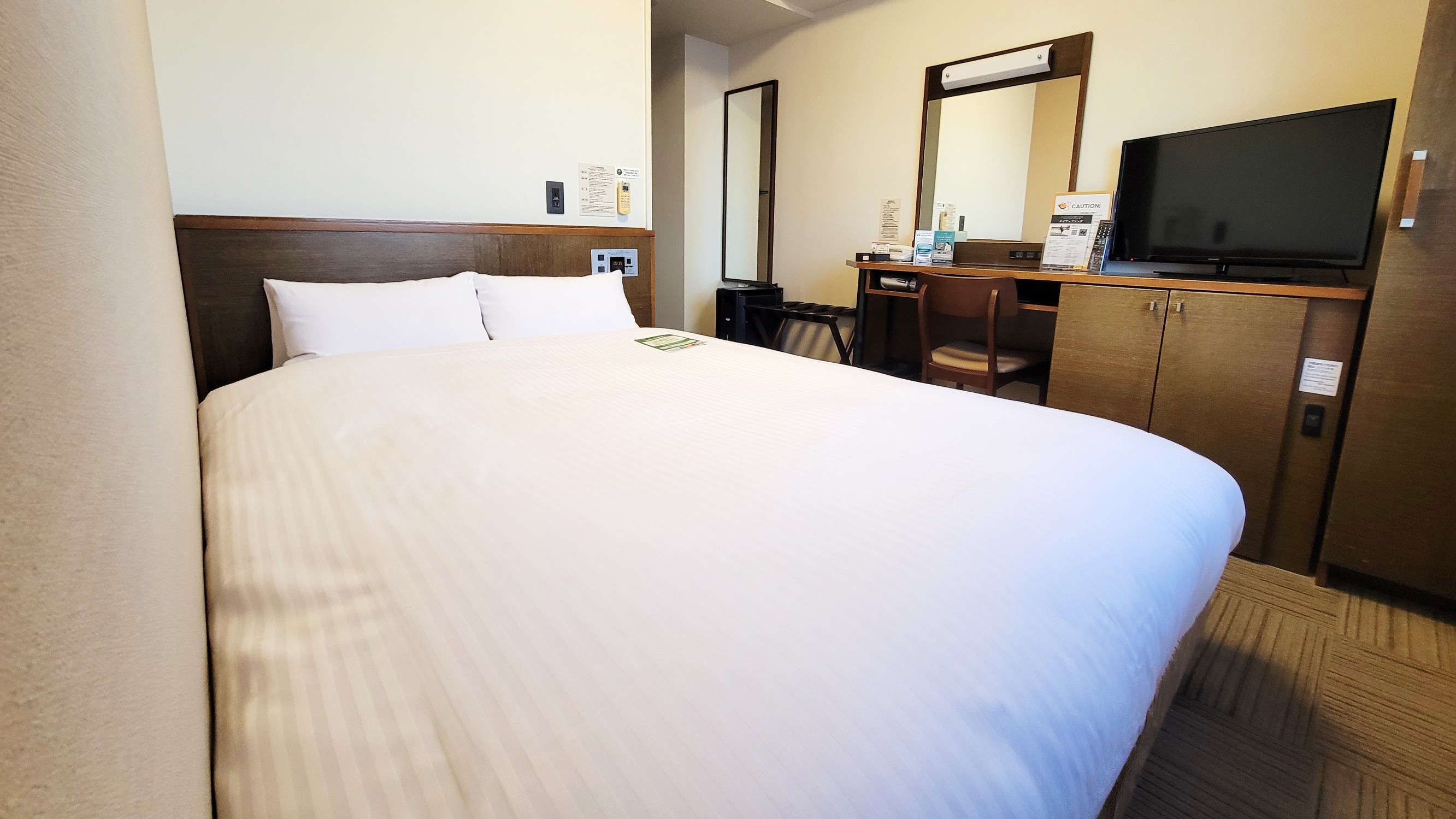 スタンダードセミダブルルーム