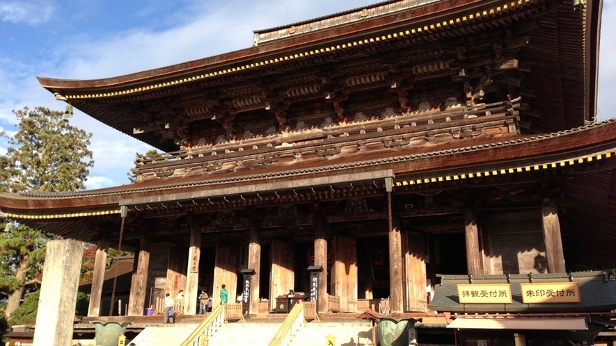【立地】当館は吉野山観光のシンボル「金峯山寺蔵王堂（世界遺産）」から徒歩約5分と最も近い宿です♪