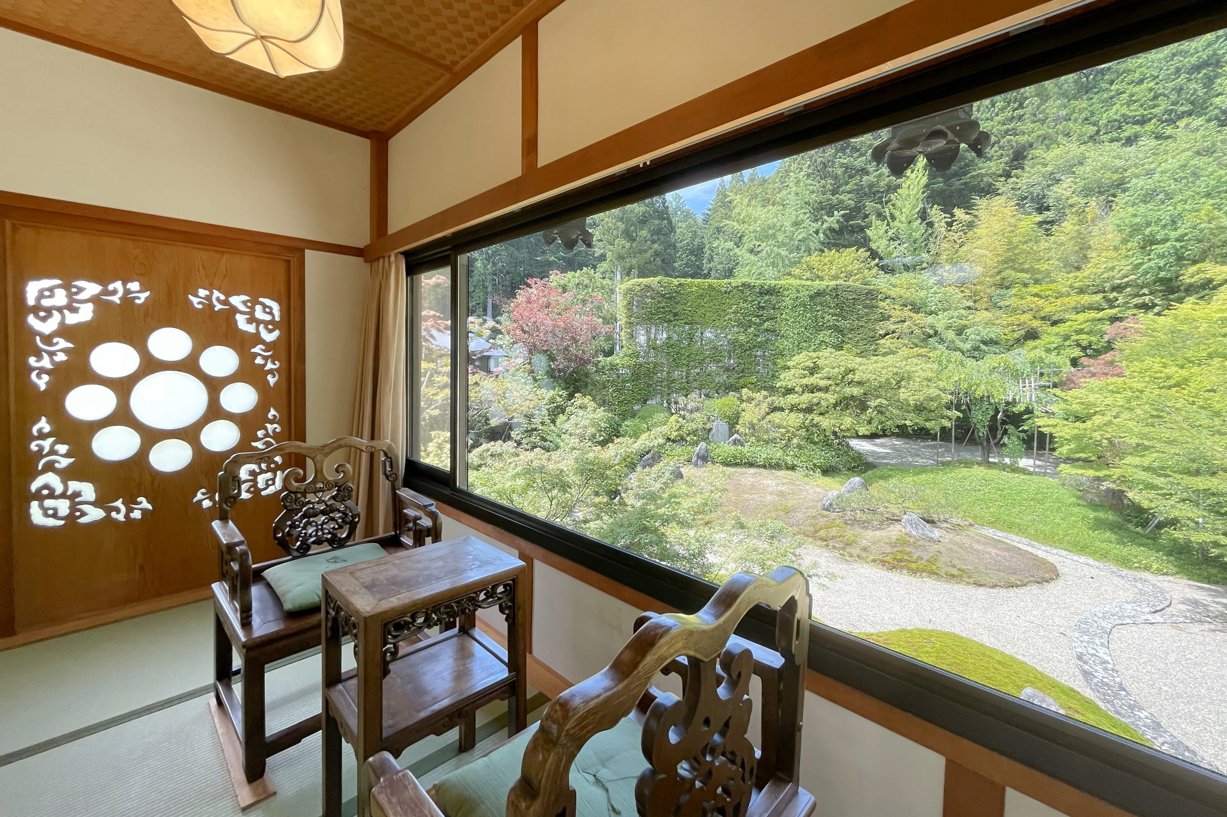 新館 2階 和室14畳 ガーデンビュー トイレ付