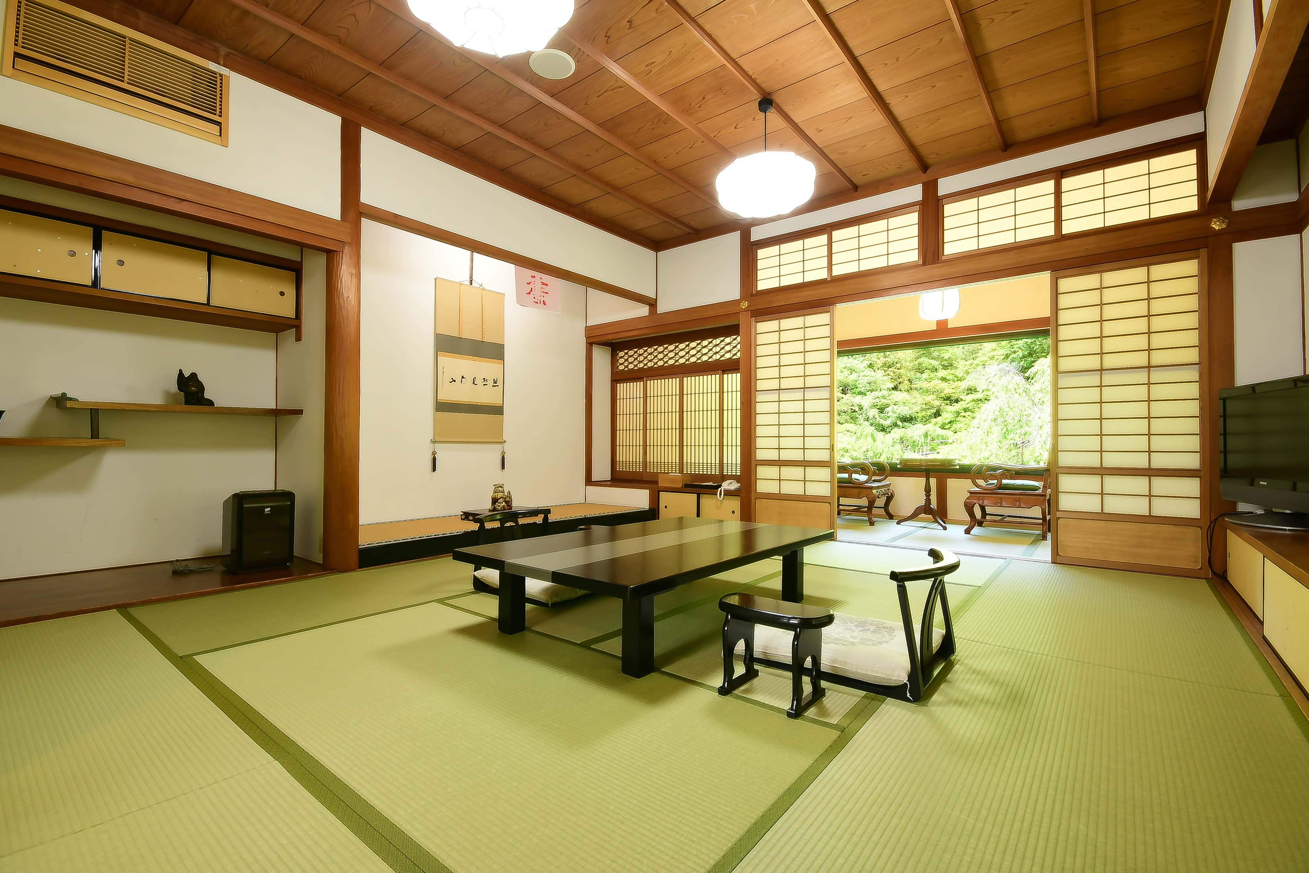 新館 2階 和室14畳 ガーデンビュー トイレ付