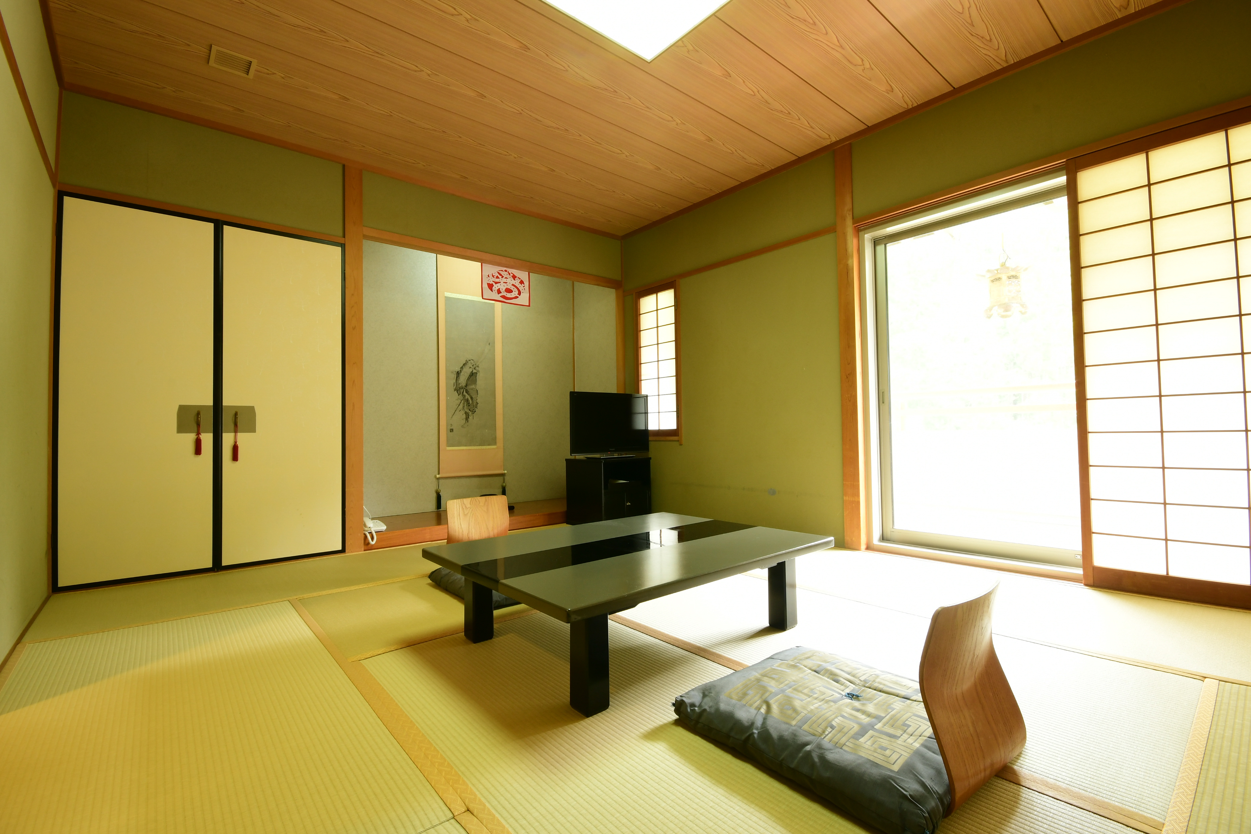 本館 2階 和室8～10畳 トイレ付