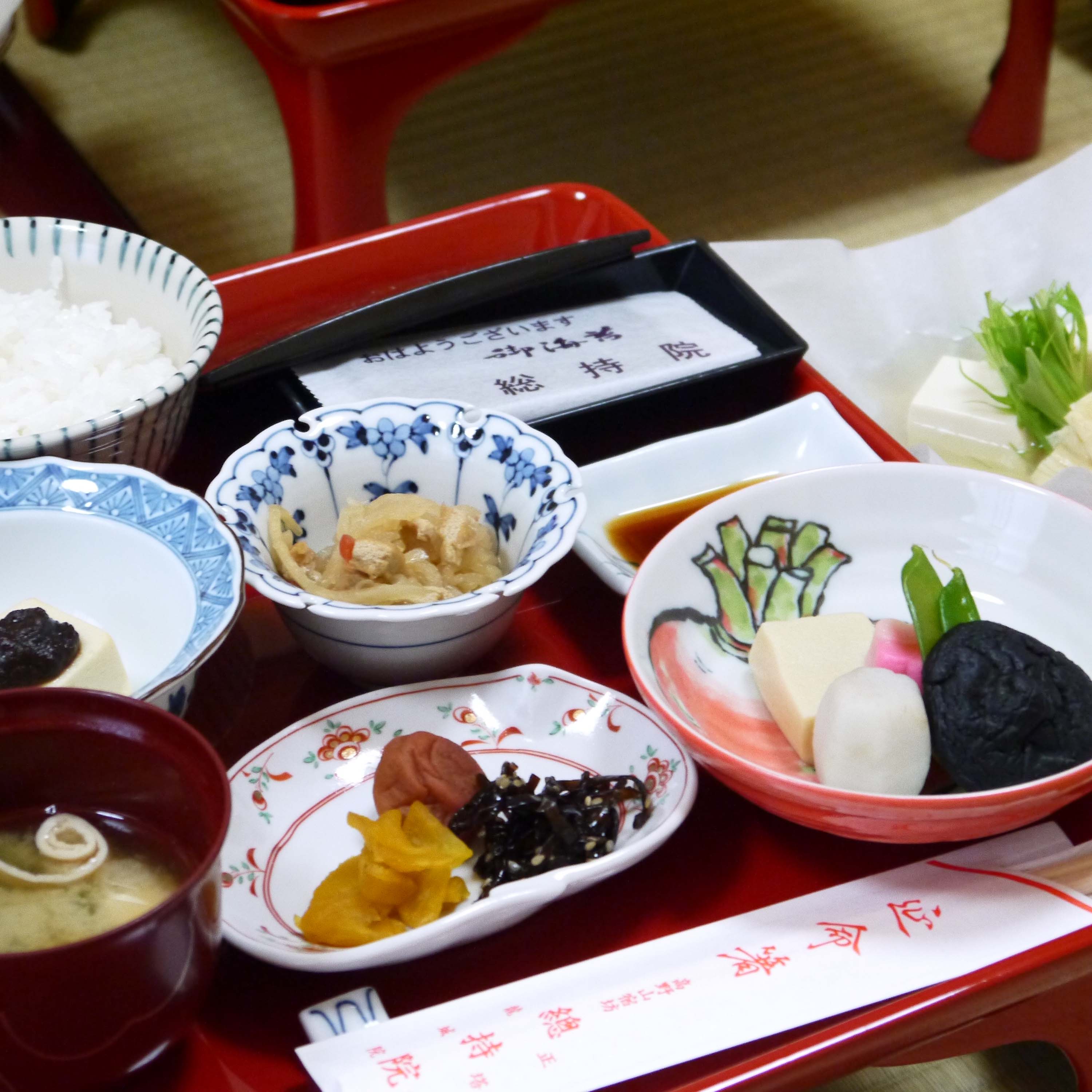 【朝食（一例）】朝食ももちろん精進料理でございます。