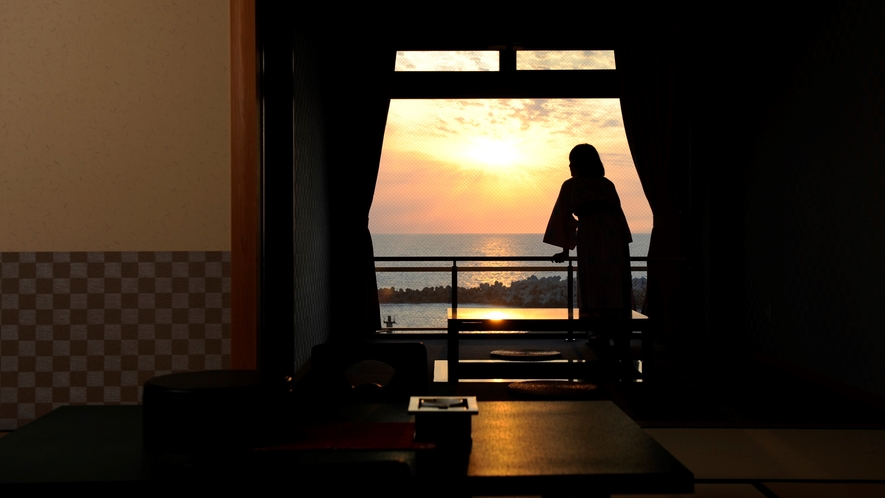 【2F～3F・和室】客室からは間人港と日本海の雄大な景色を一望。