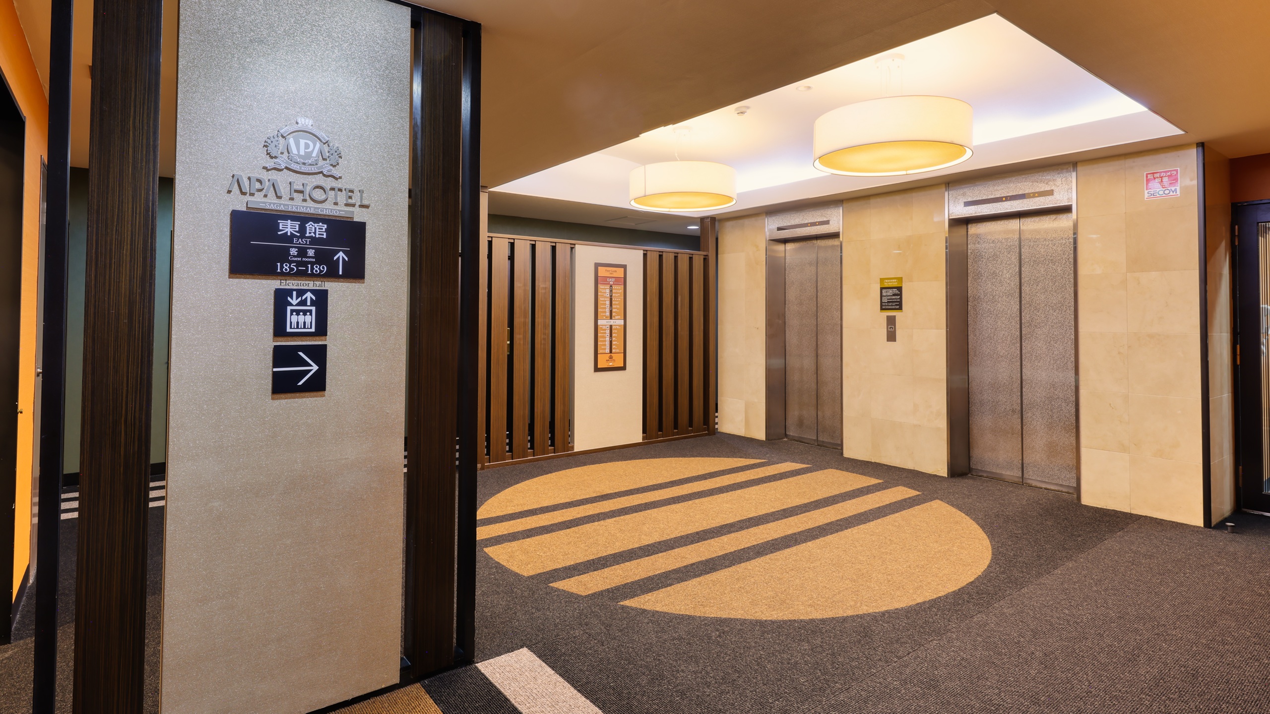 東館エレベータホール
