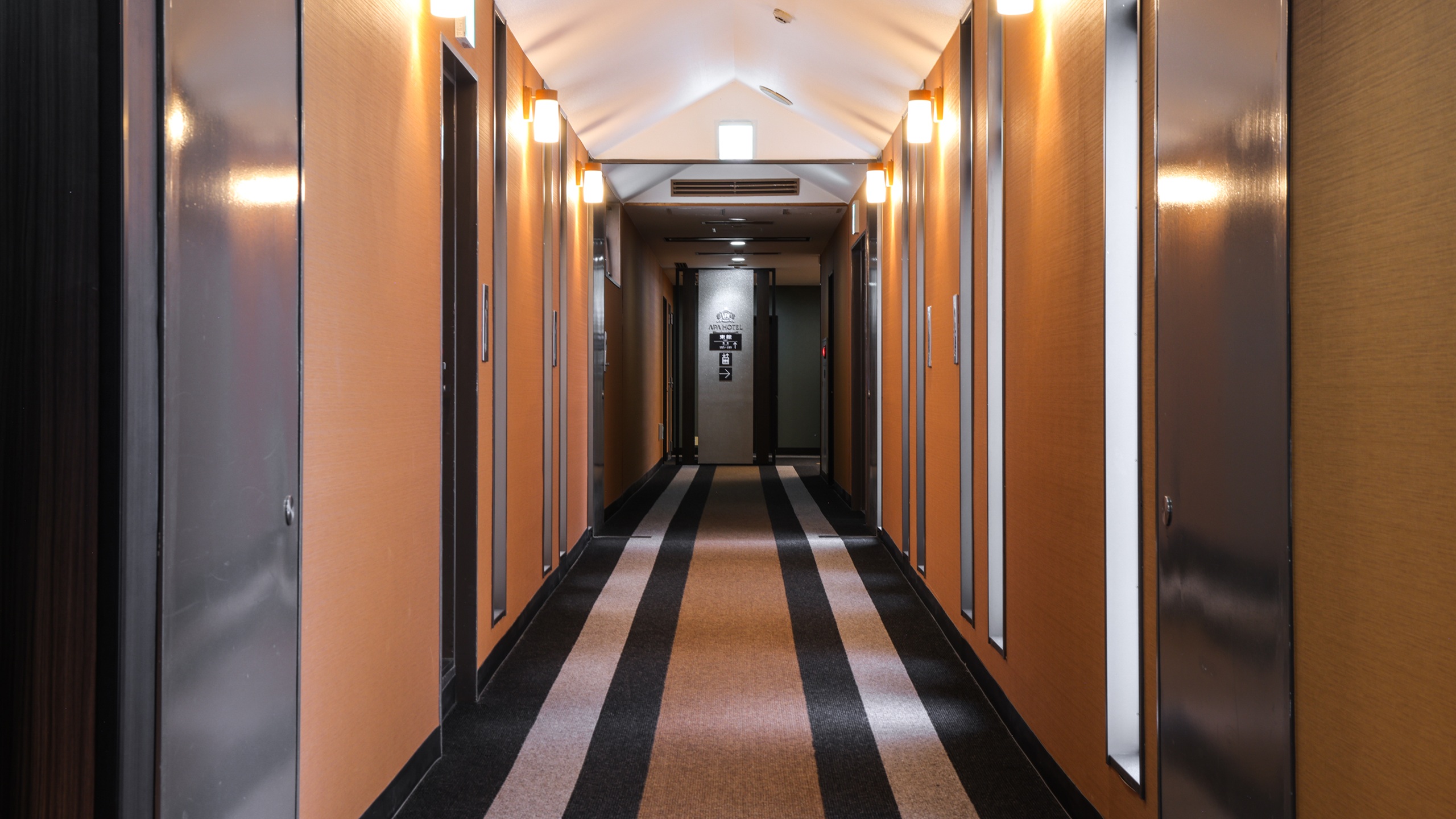 東館への連絡通路