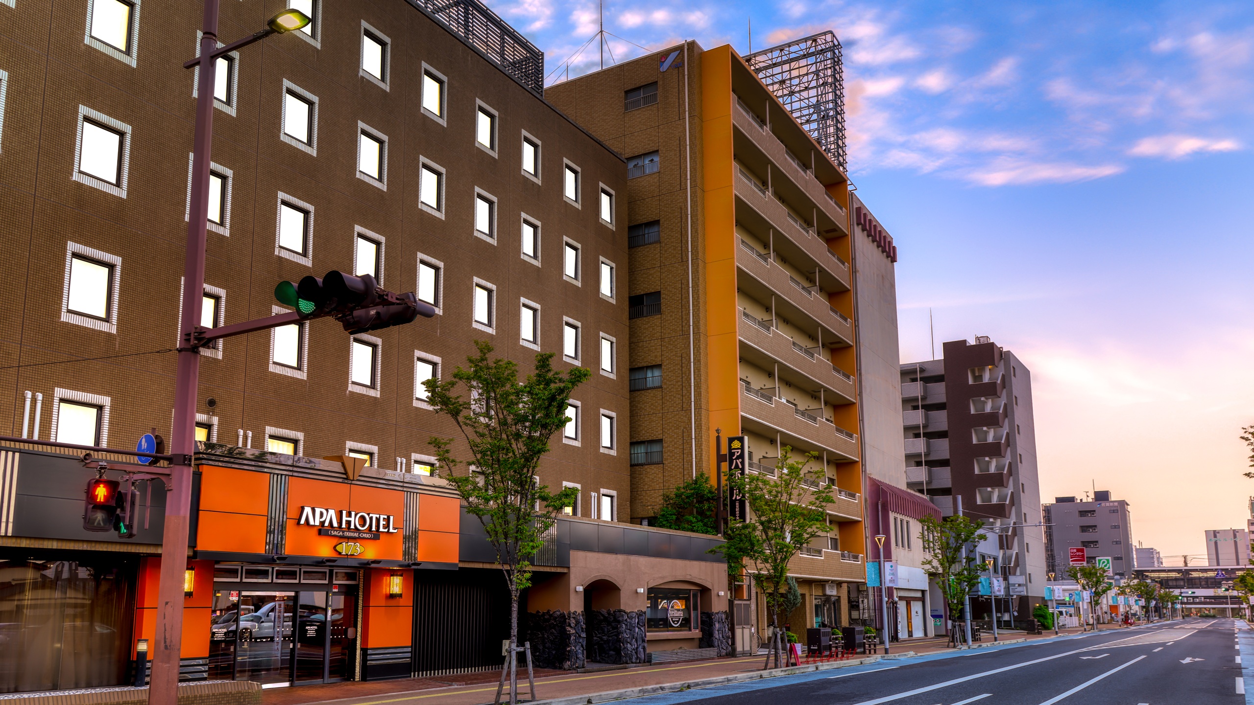 JR長崎本線「佐賀駅」サンライズ口（北口）   徒歩3分でホテル到着です