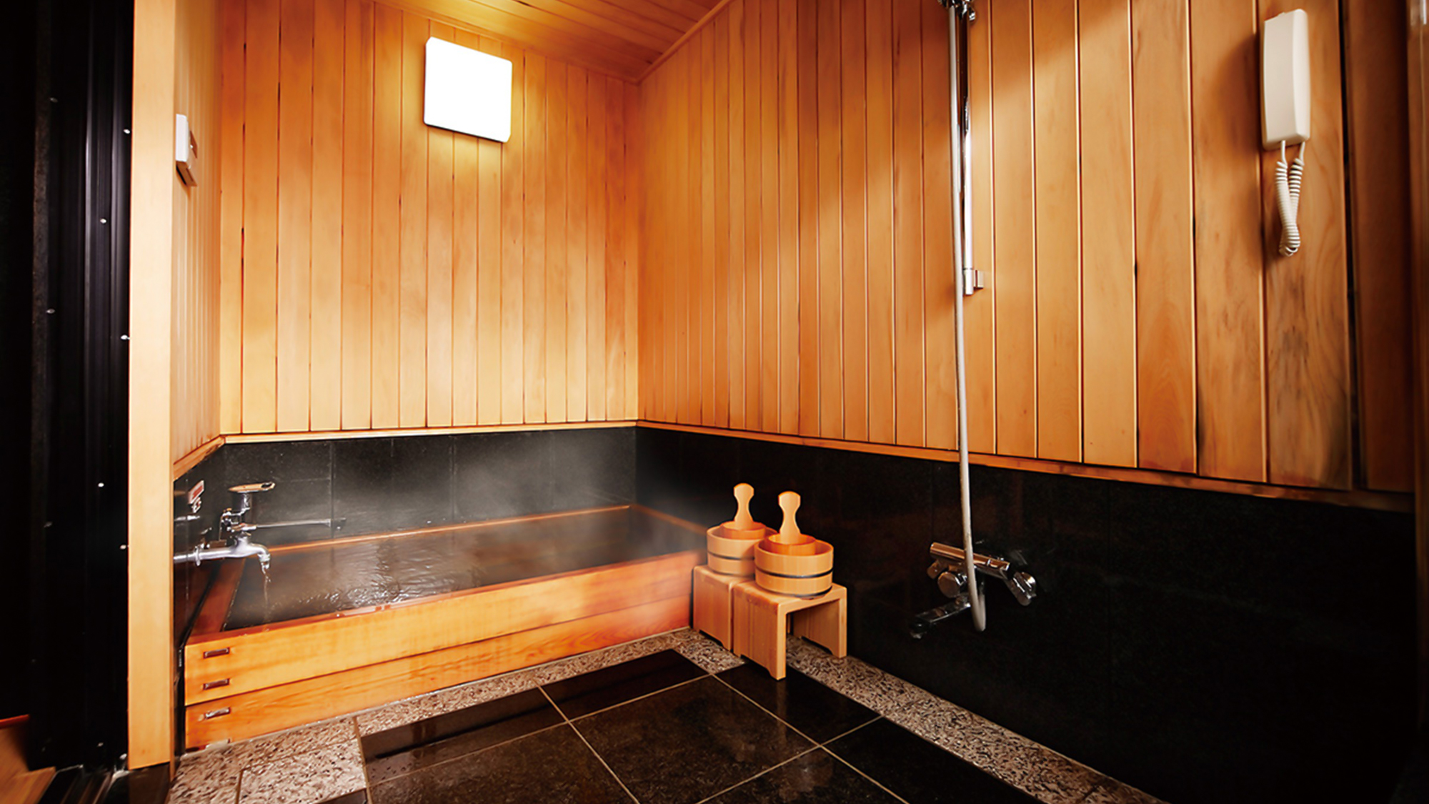 檜造りの客室風呂一例