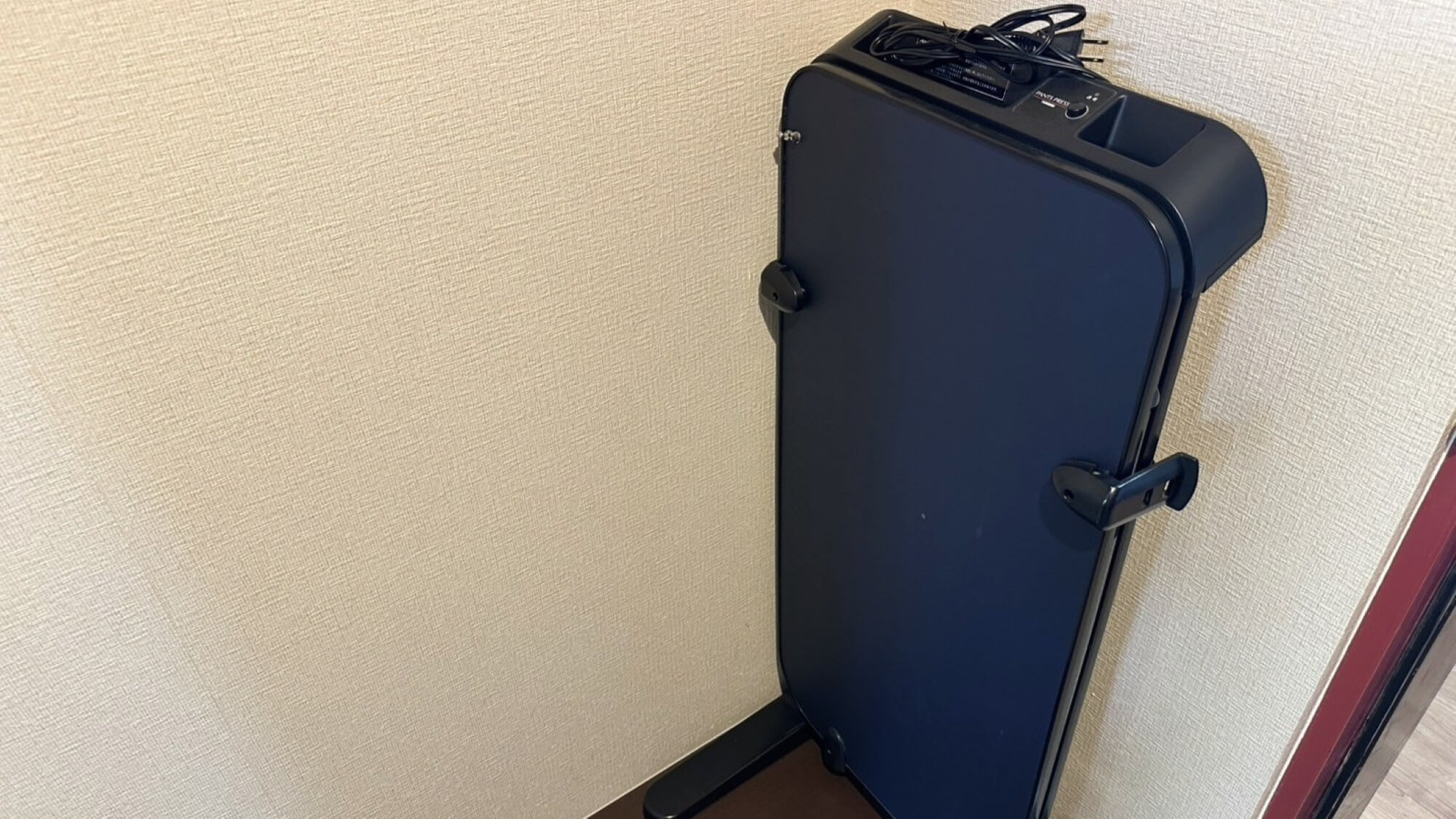 ■客室備品：ズボンプレッサー※一部置いていないお部屋もございます。