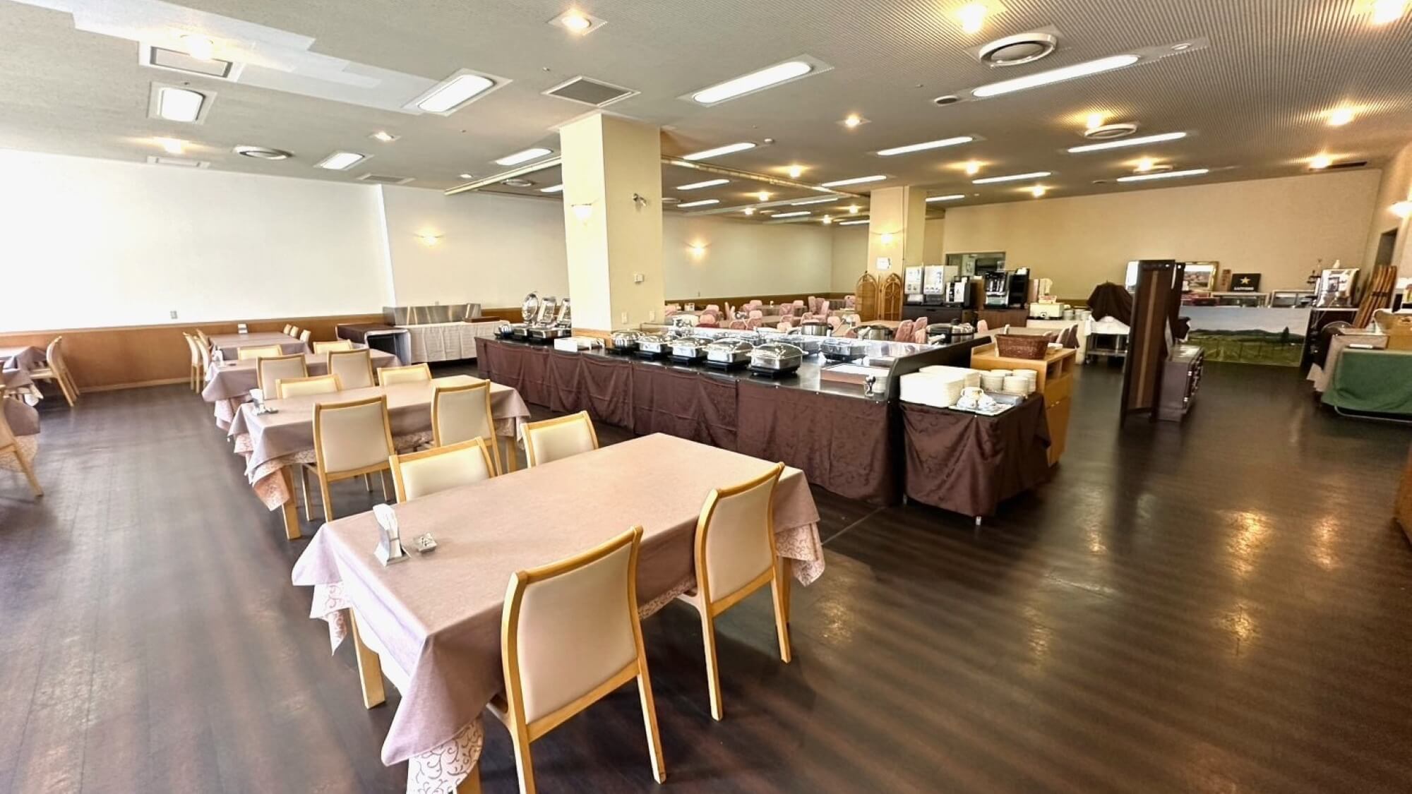 ■朝食会場：１階レストラン『シルクロード』
