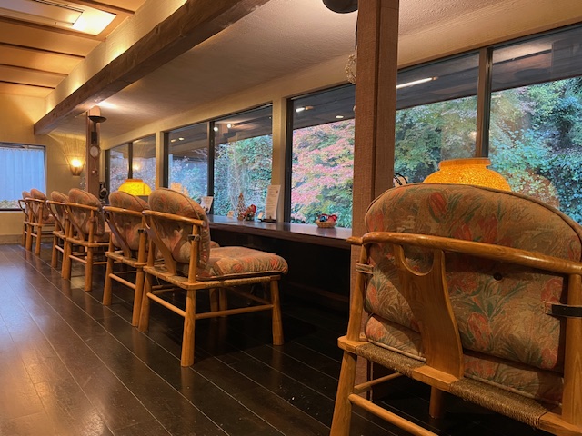 読書室「川遊」