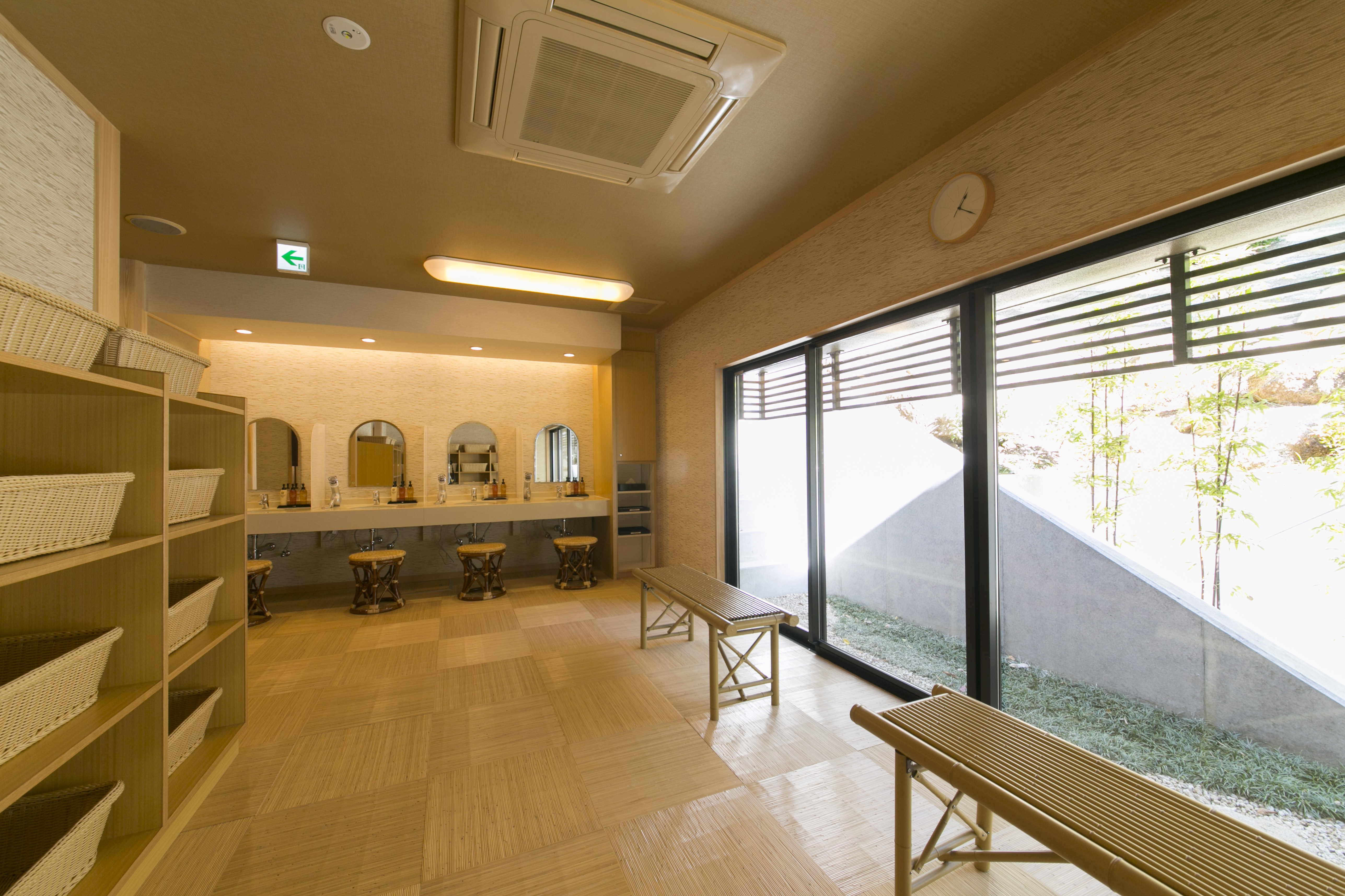 大浴場「月泉」脱衣室