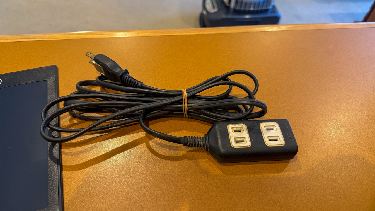 貸出用電源ケーブル