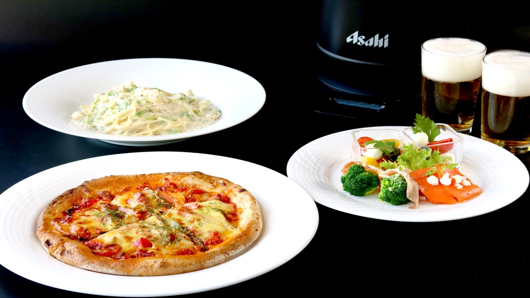 【ルームサービスで乾杯】アサヒスーパードライ樽生サーバー＆シェフおすすめ料理を堪能♪+朝食付き