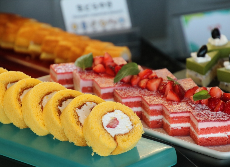 ■室数限定■【感動夜景レストラン】夜は軽めに♪ハーフブッフェディナー＆朝食付　2食付プラン