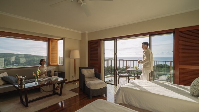 クラブラグジュアリー