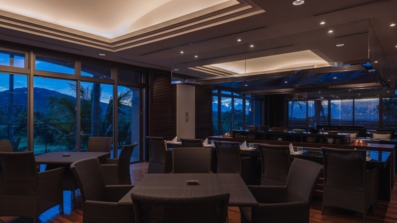 鉄板焼レストラン「龍潭」