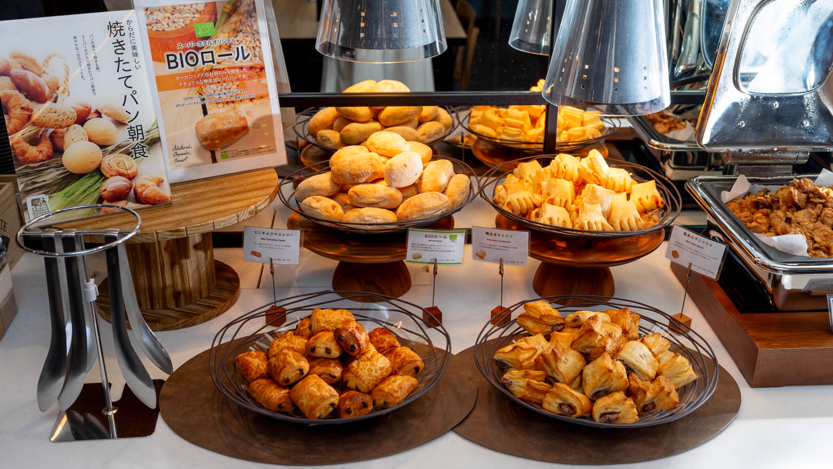 日替わりで楽しめる焼き立てパン