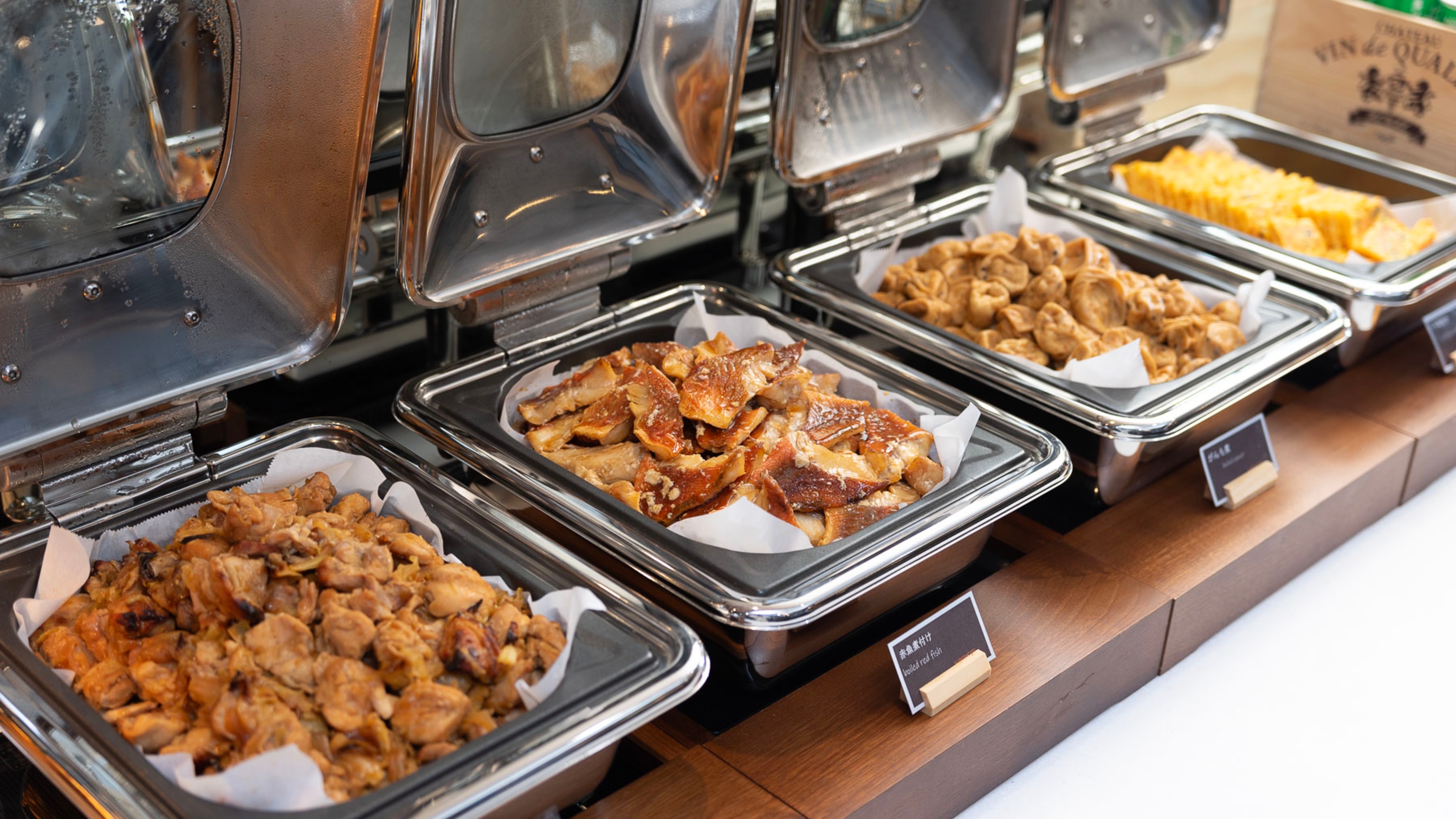 盛りだくさんのおかずで大満足