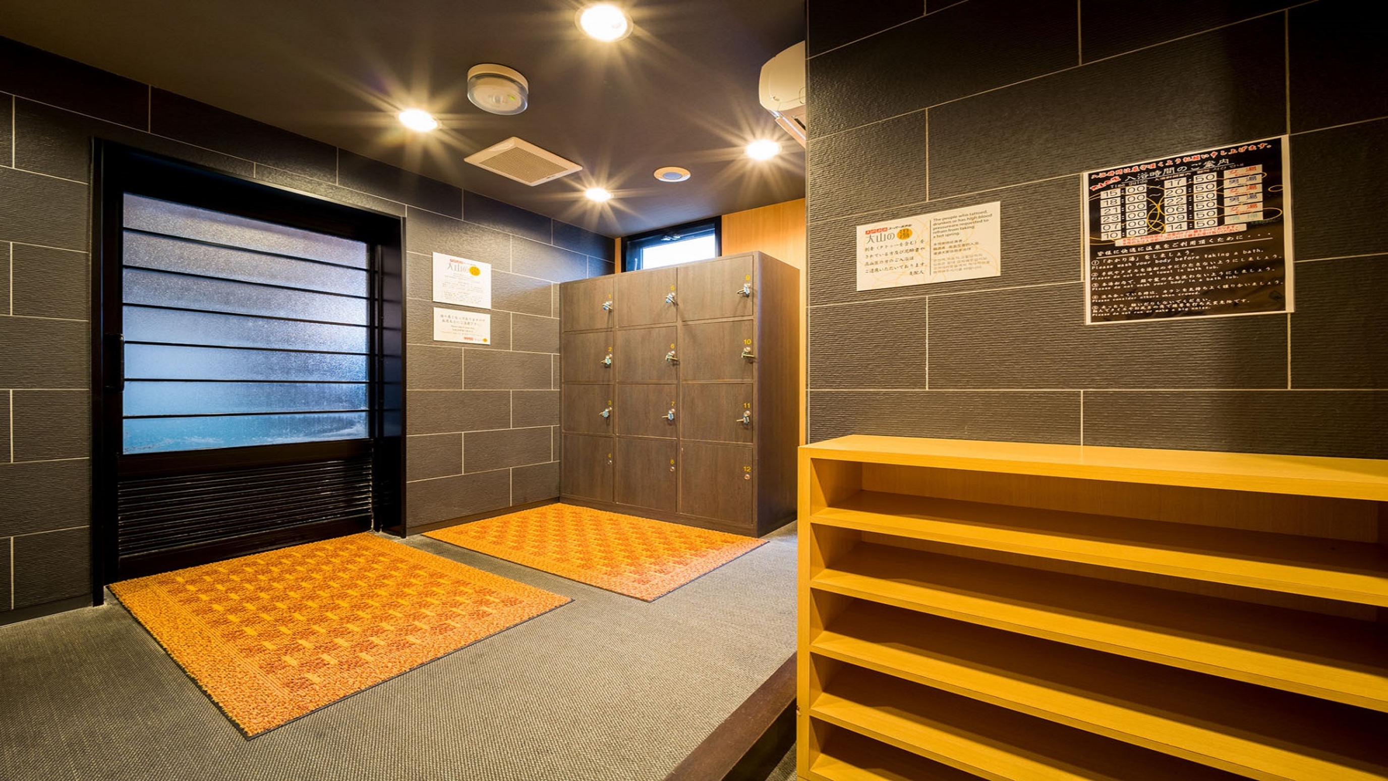 脱衣所は清潔感のある過ごしやすい空間♪