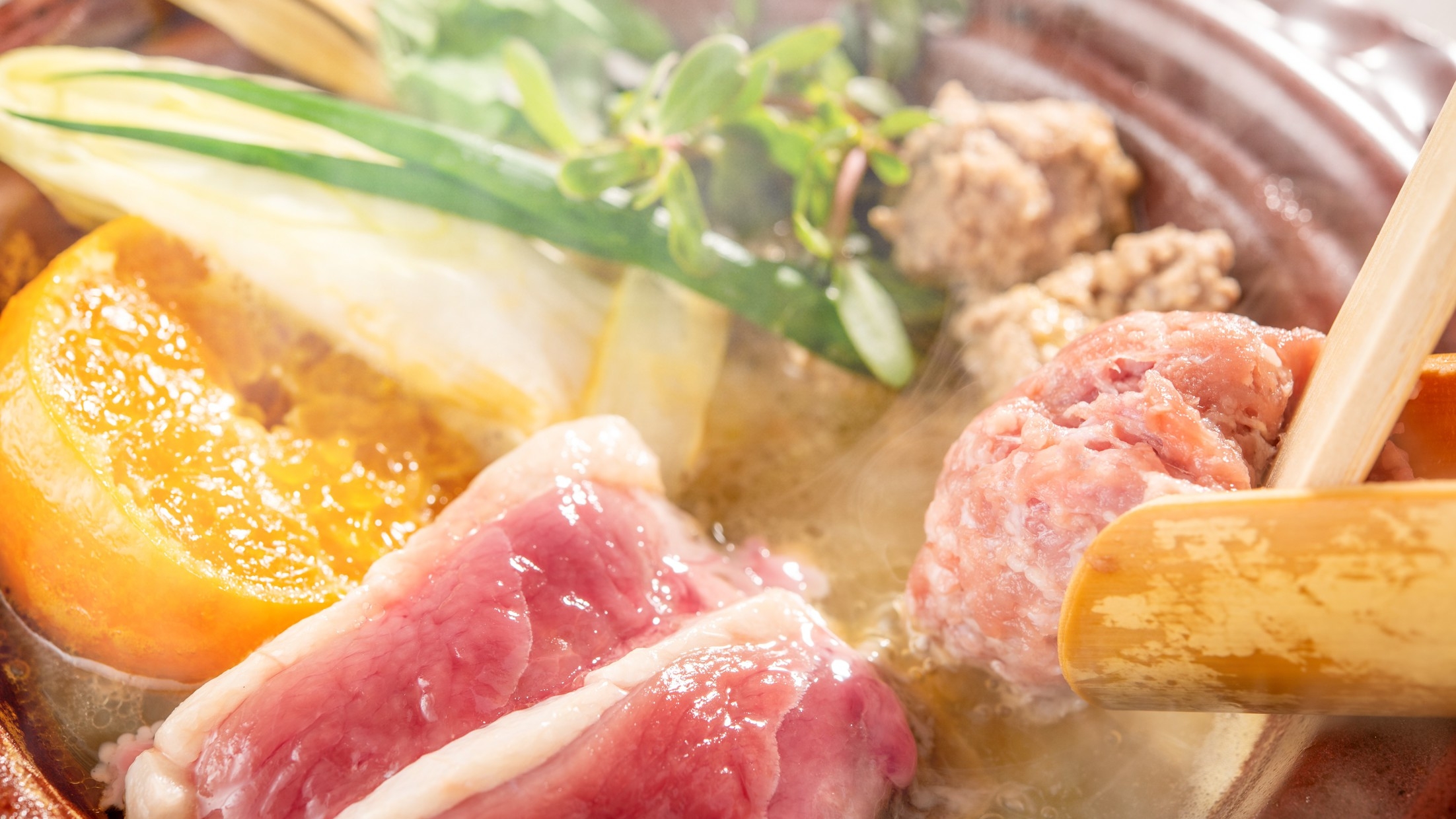 【土地の恵み会席】絶品ぼたん鍋の秩父味噌仕立て、こだわりの焼き鮎に舌鼓