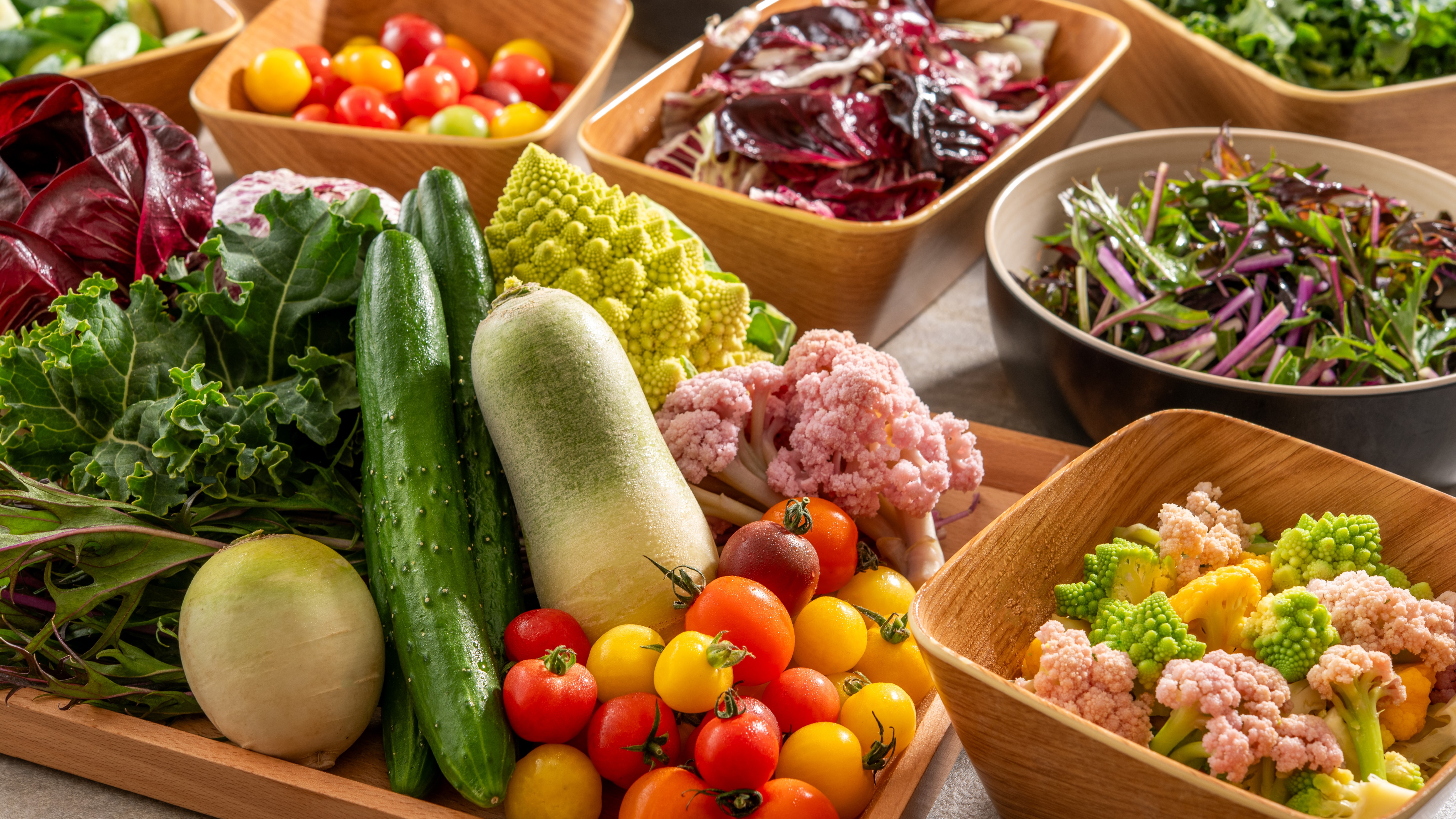 地元の食材をふんだんに使用した朝食ビュッフェ