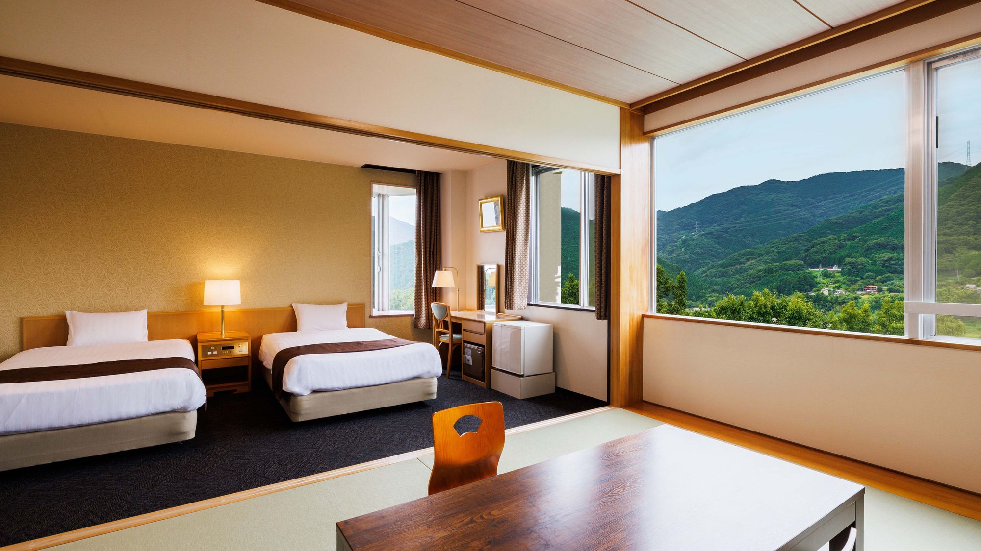 和洋室(バス付)／44平米