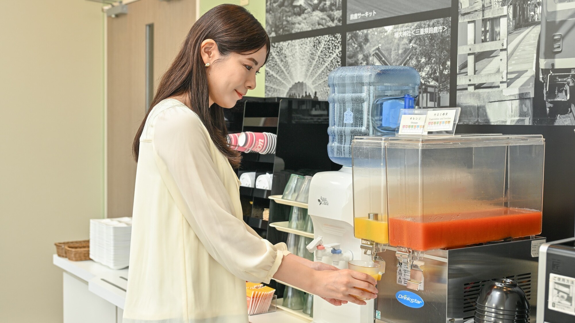 オレンジジュースと野菜ジュースをご用意しております♪