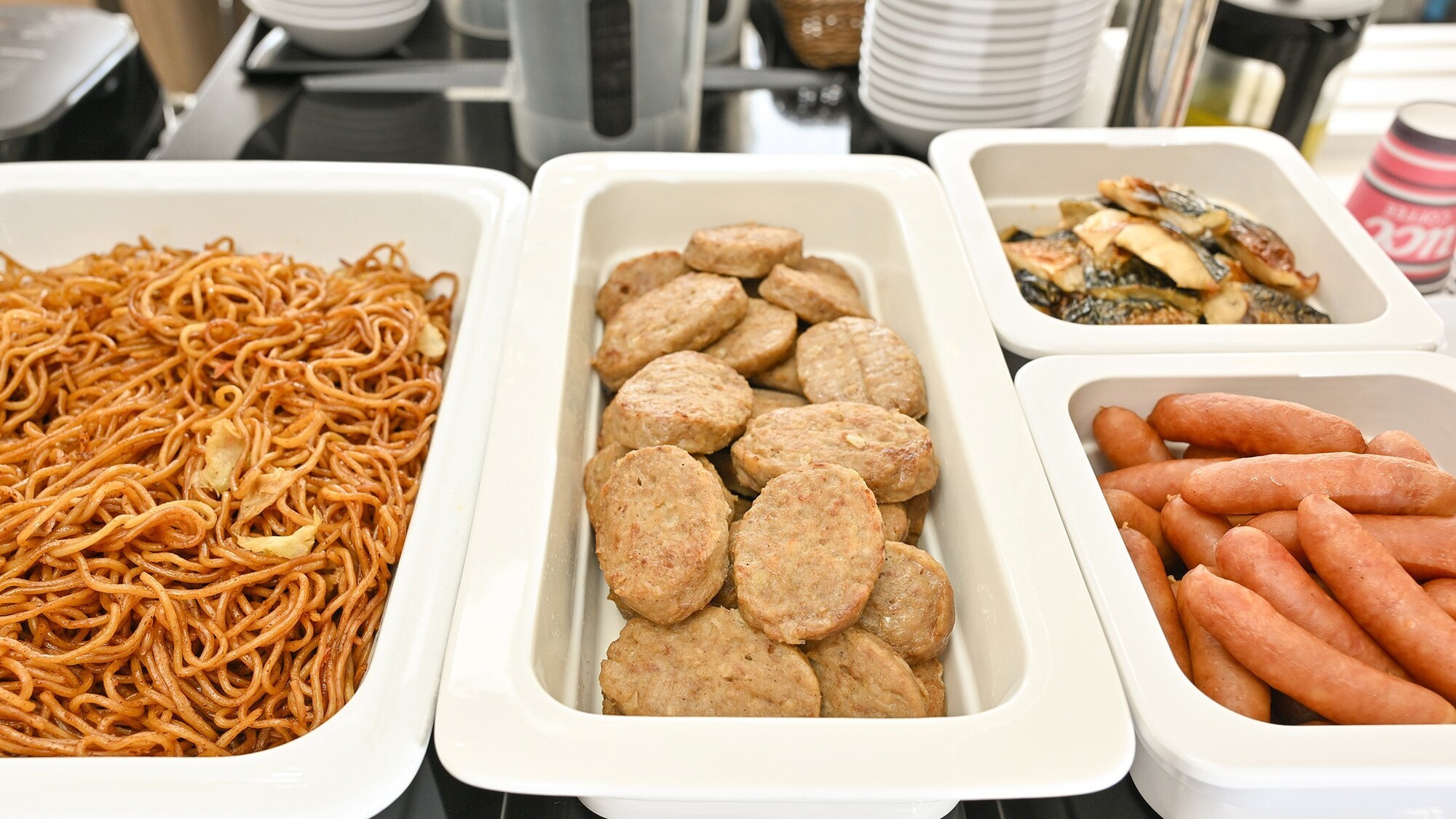 焼きそば・ハンバーグ・ウィンナー・さばの塩焼き