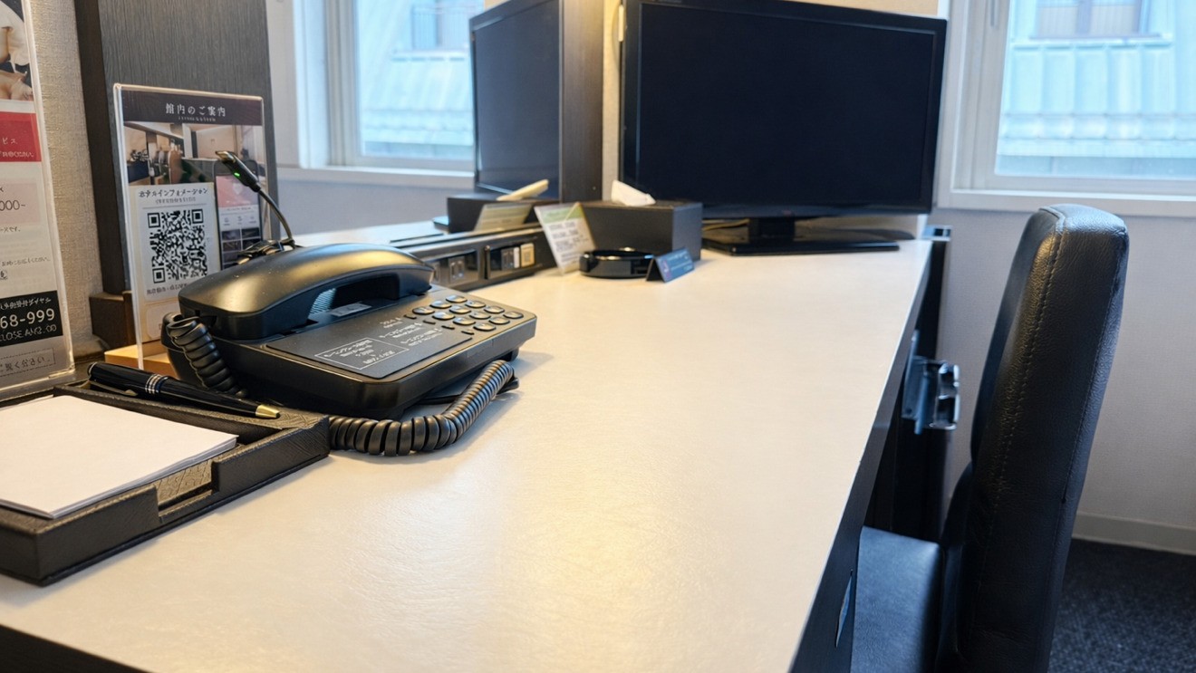 広々デスクで作業も楽々♪