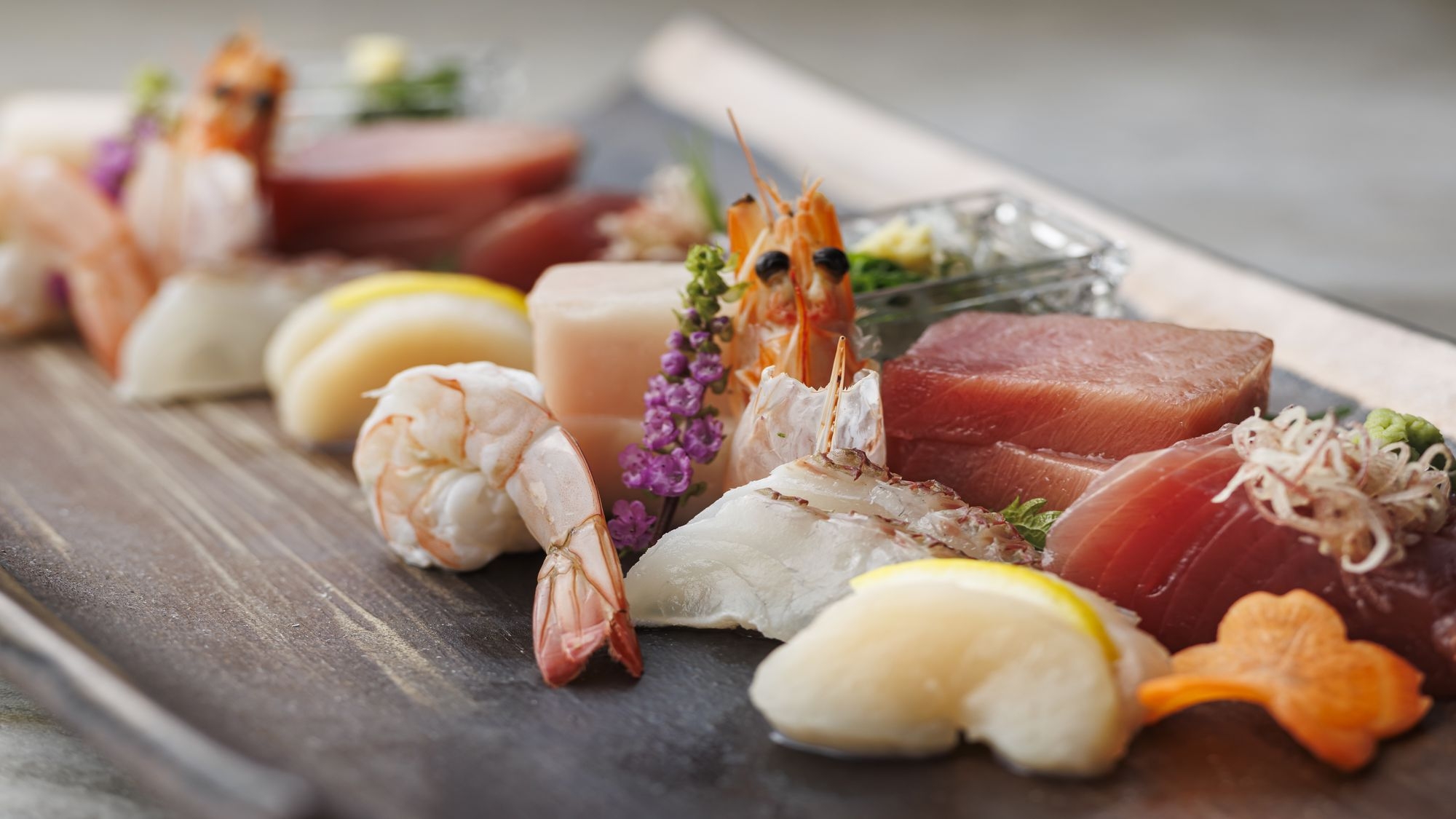 【特別会席】焼津ミナミマグロ豪華七種盛と特選和牛の料理長のおすすめ特別会席