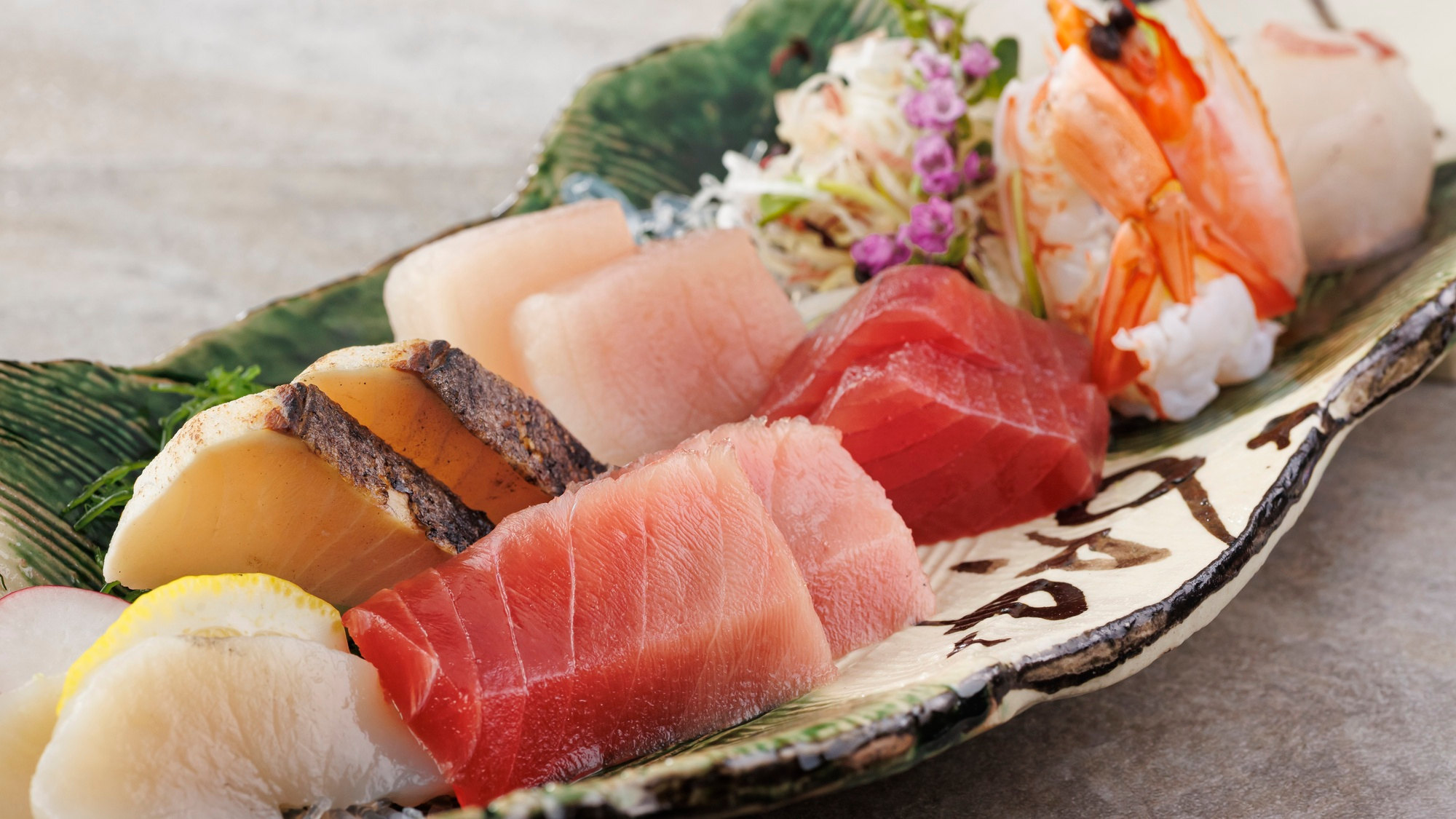 ＜早期割28＞【7月リニューアル/特別会席】焼津ミナミマグロ等豪華七種盛と和牛の料理長おすすめ会席