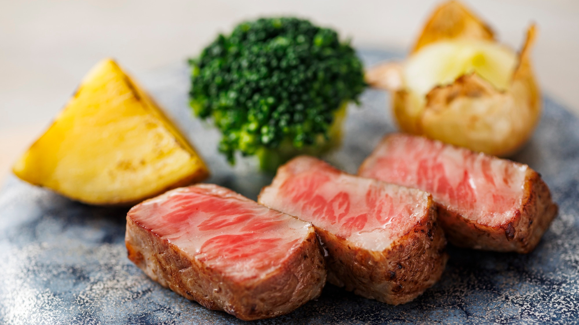 【極み/特別会席】春(2026年3月～5月)焼き物 特選和牛静岡そだちミニステーキ