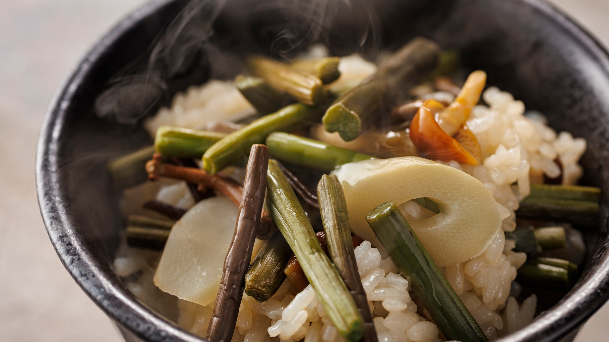 【特別会席】春(2026年3月～5月)食事 山菜炊き込みご飯