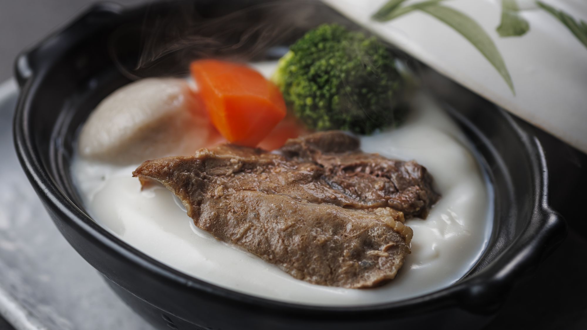 【土地の恵み会席】冬(2025年12月～2026年2月)温物 マグロほほ肉ミルク煮