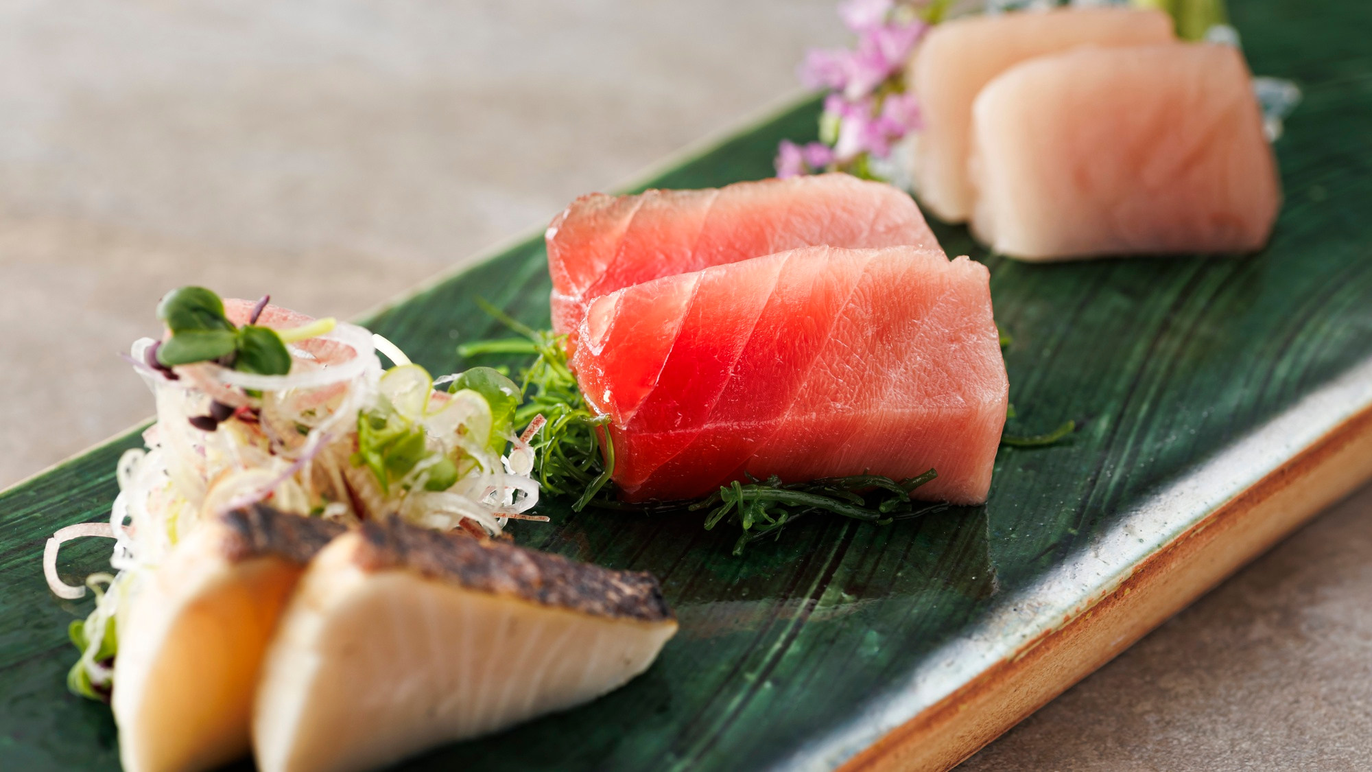 【土地の恵み会席】春(2026年3月～5月)お造り 焼津ミナミマグロ等三種盛り