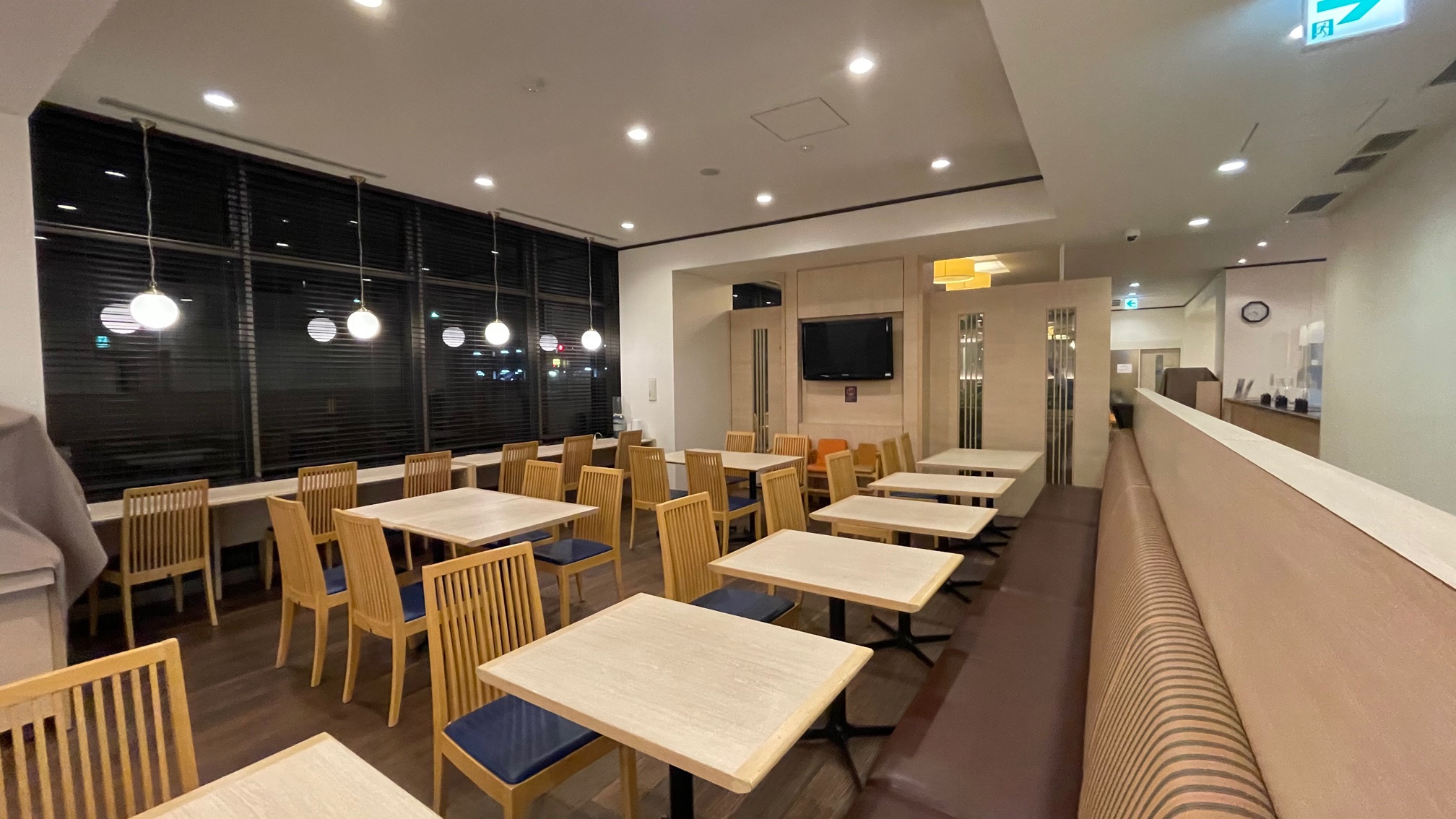 ◆朝食レストラン1階ーHATAGOー　座席数54席