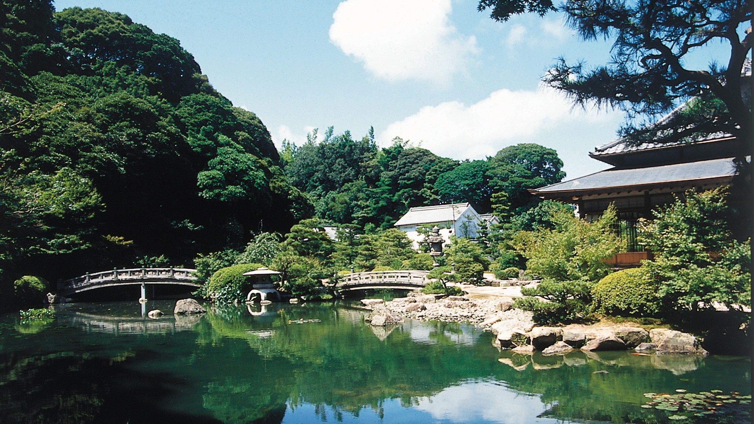 ◆長府庭園(提供：下関観光コンベンション協会)