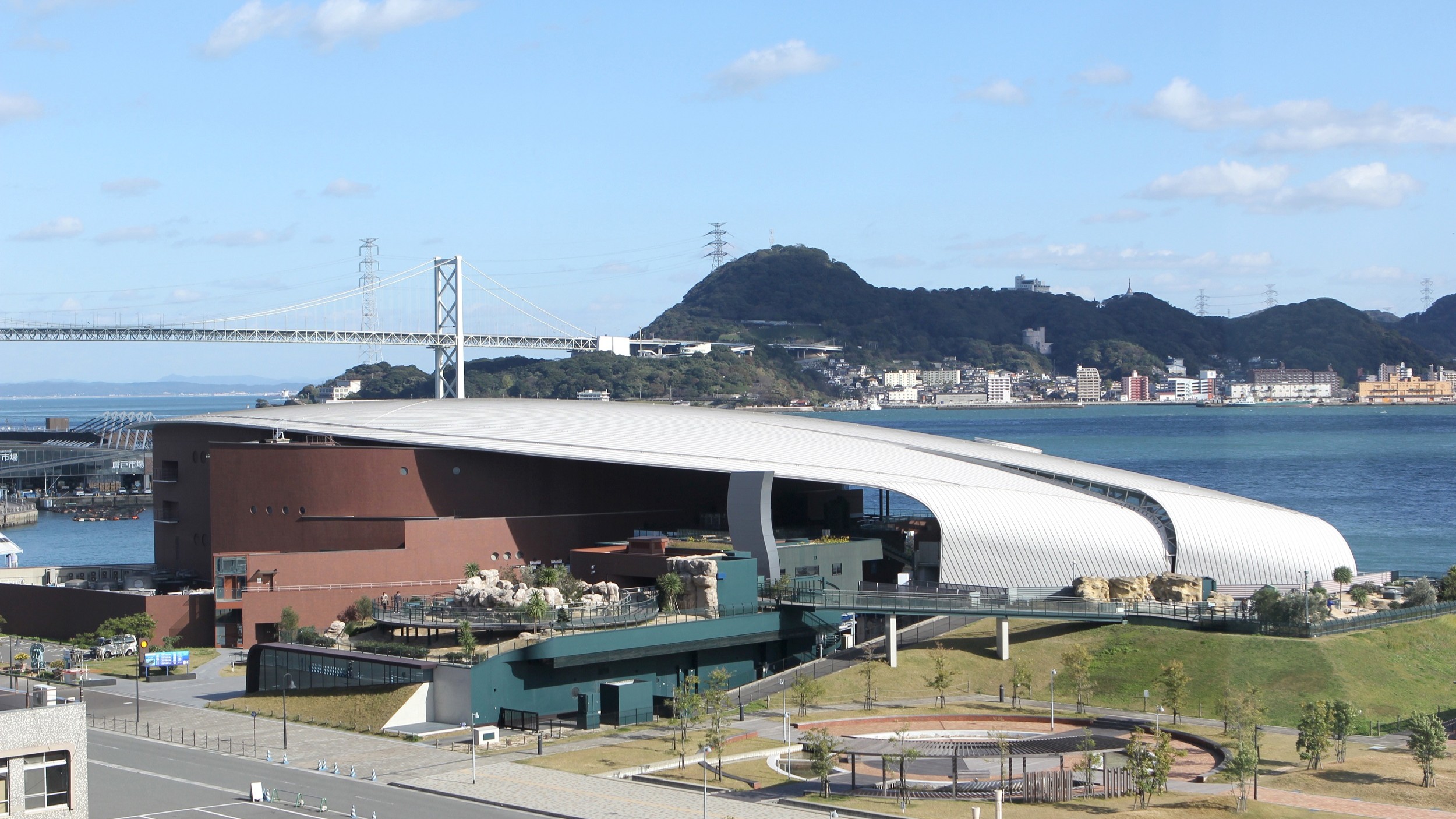 ◆市立しものせき水族館～海響館～(提供：下関観光コンベンション協会)