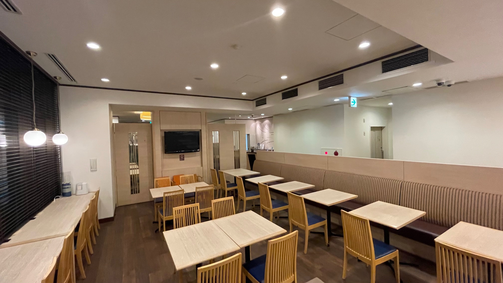 ◆朝食レストラン1階ーHATAGOー　座席数54席