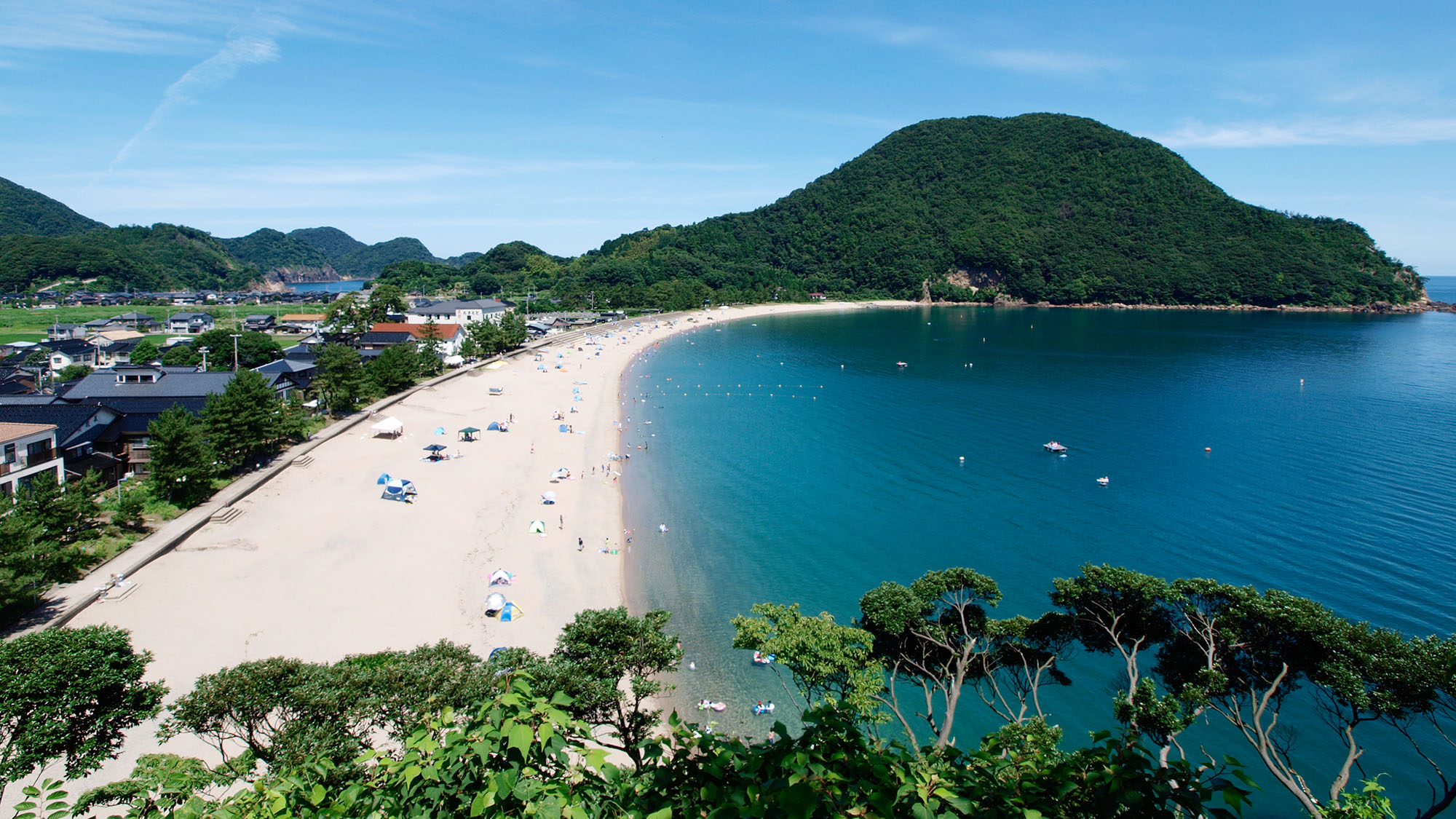 夏の佐津海水浴場