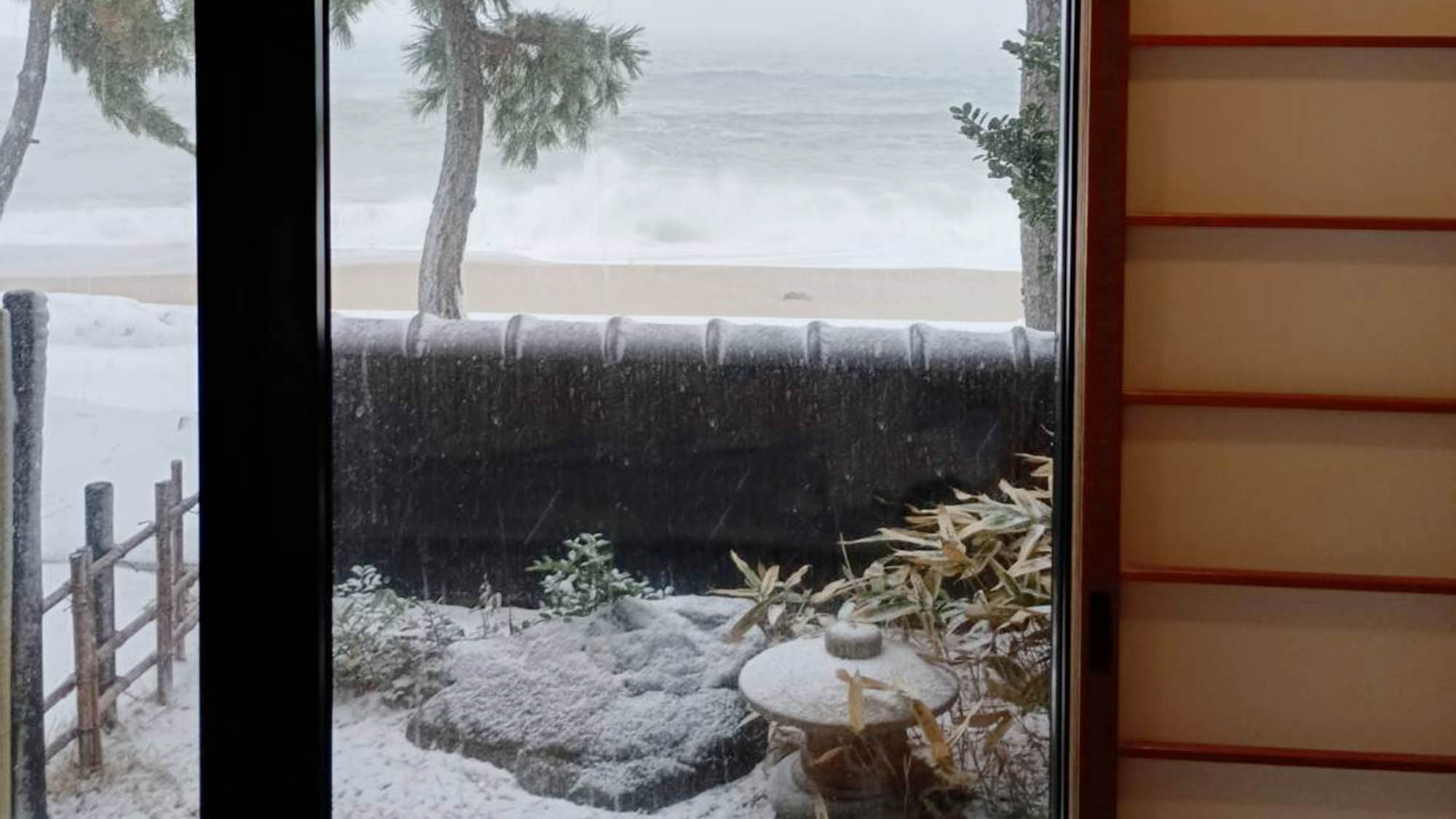 １階海側客室からの冬の景色