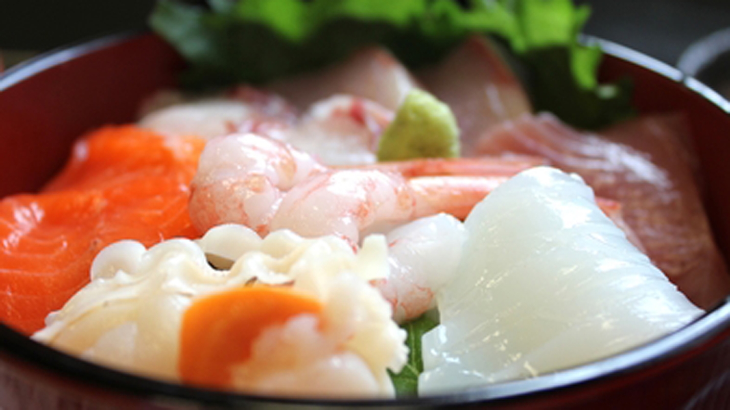  【直前割★ビーチまですぐ】リーズナブルに満喫♪夕食はお手軽に『新鮮☆海鮮丼』プラン