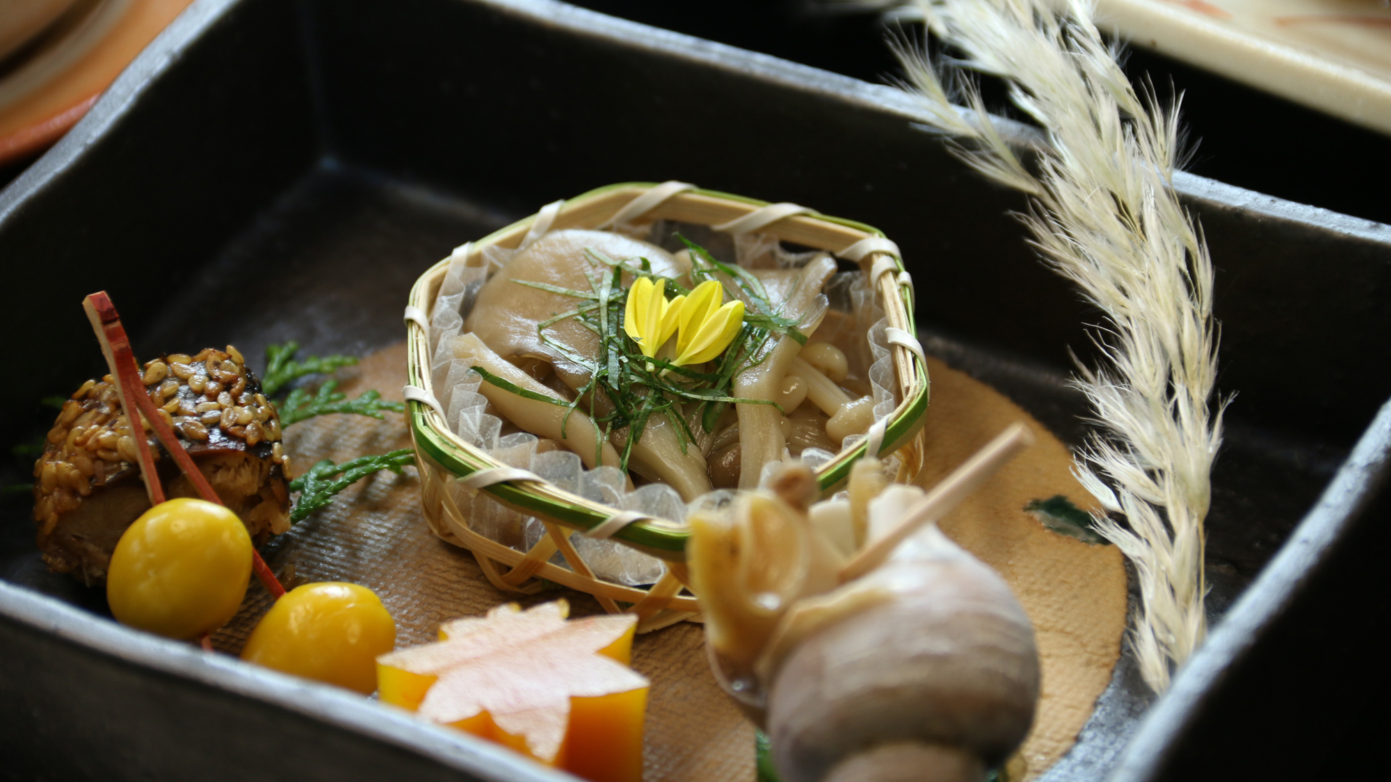 丹後の素材をふんだんに使用したお食事が魅力の会席☆彡その時々の美味しいものをご提供します。