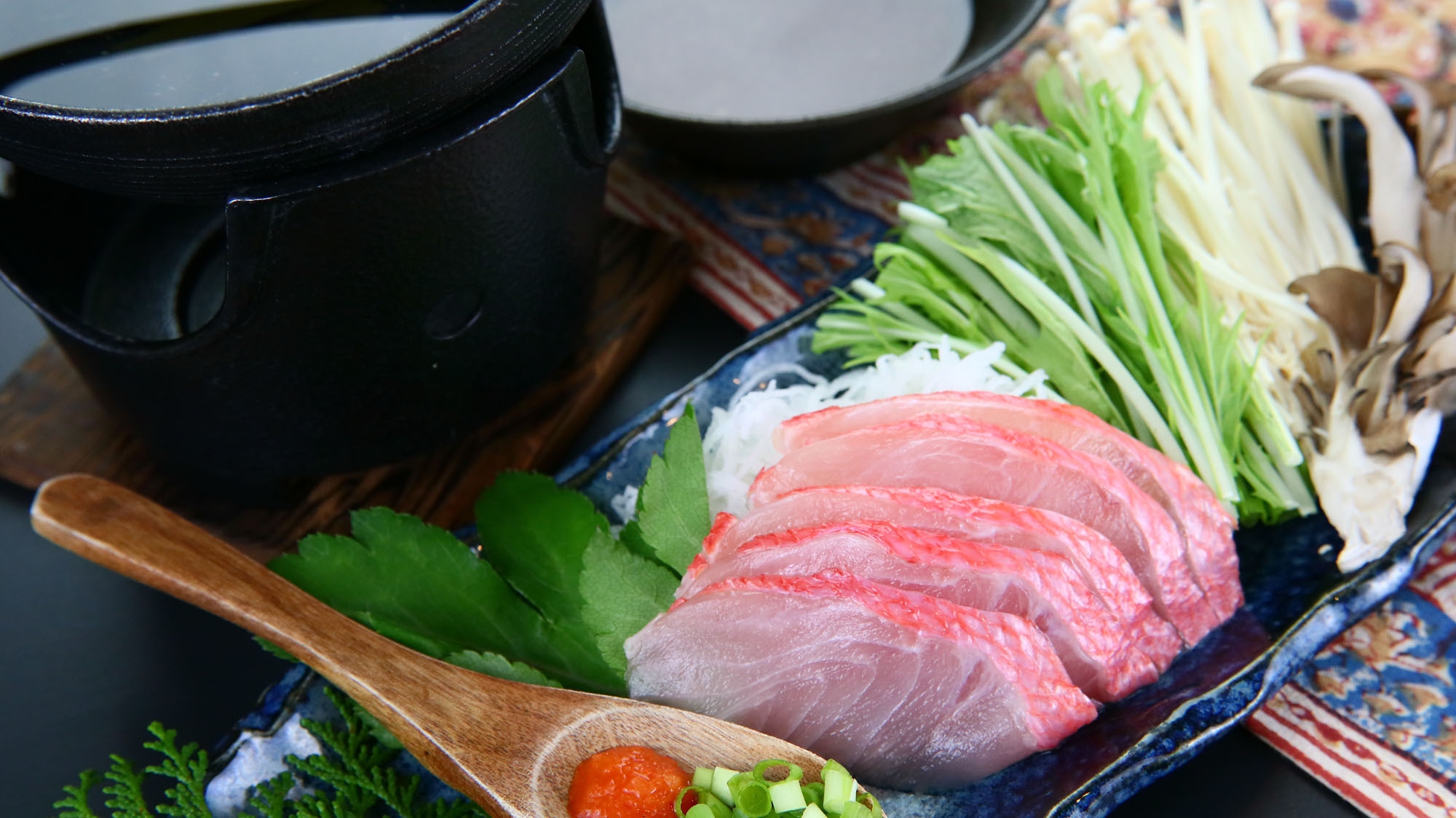【連泊プラン】とってもお得に連泊♪２泊目お値段そのまま夕食が豪華贅沢三昧へ変更☆（1泊２食付）